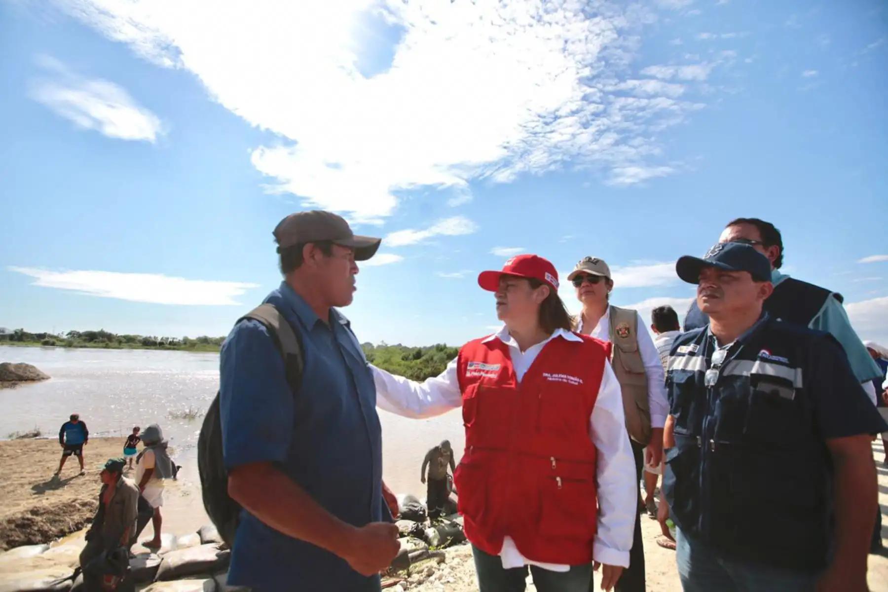 La ministra de Salud, Zulema Tomás, se encuentra en la región Piura para coordinar acciones ante eventuales emergencias por lluvias.