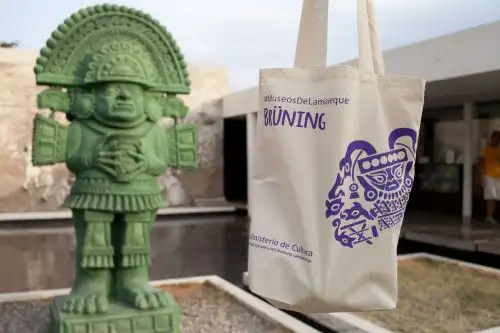 Museos de Lambayeque promueven el uso de bolsas de tela y tomatodos, para contribuir con la protección del medio ambiente.