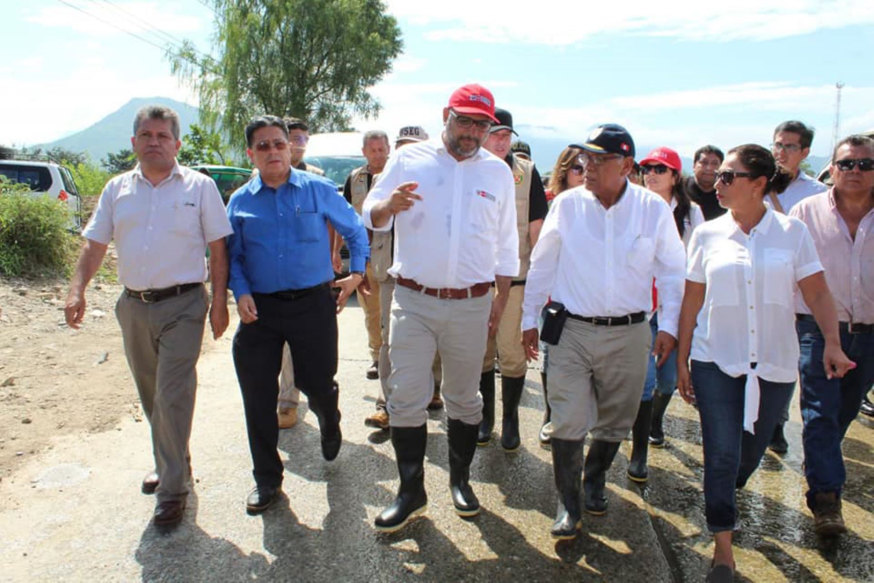 El ministro de Educación, Daniel Alfaro, constató la crecida de la quebrada Juana Ríos, en el distrito de Chongoyape.