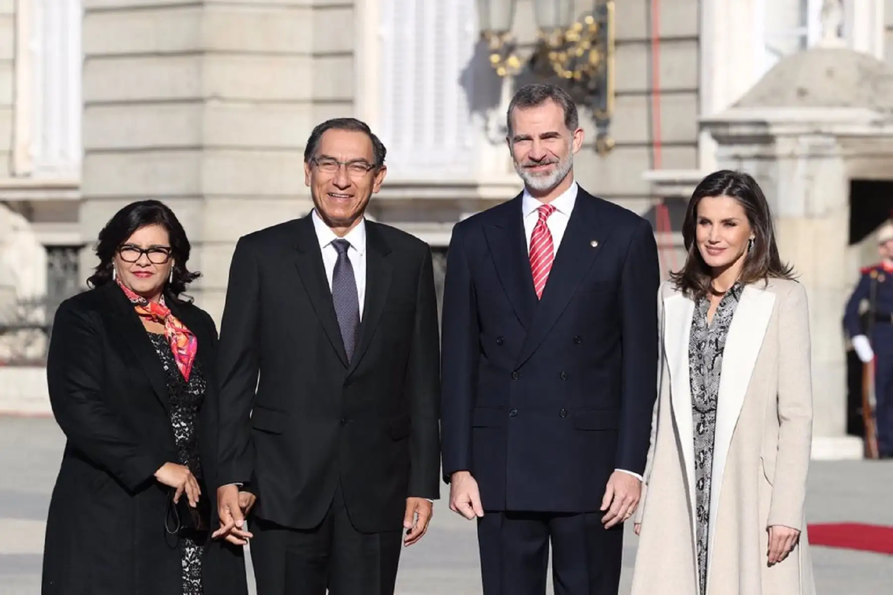 Presidente de la República, Martín Vizcarra, es recibido por el rey de España, Felipe VI. Foto: Casa Real.