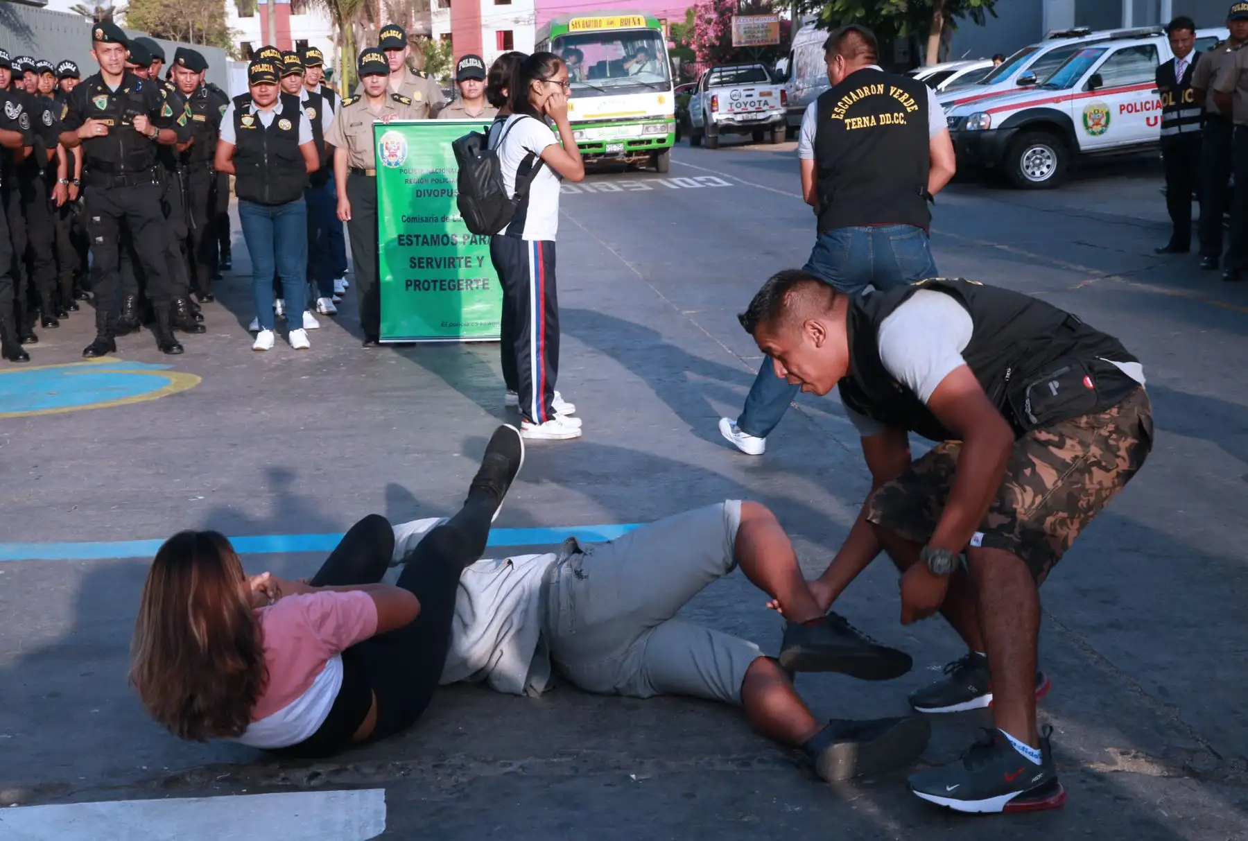 Plan de Operaciones Policiales “Escolar Seguro 2019”, el mismo que será ejecutado en todos los centros escolares del Perú, con la finalidad de garantizar la protección y seguridad a los estudiantes en este año académico. Foto: ANDINA/Norman Córdova
