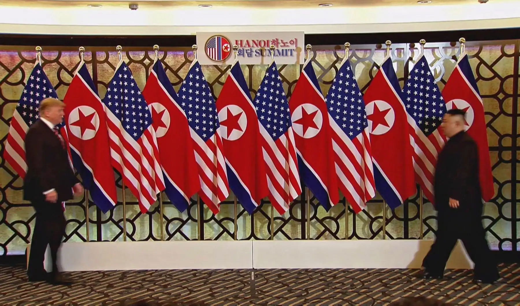 Captura de vídeo en la que aparecen el presidente de EE.UU., Donald Trump, y el líder norcoreano, Kim Jong-un, durante su segunda cumbre, este miércoles, en Hanói , Vietnam. Foto: EFE/ Ritchie B. Tongo
