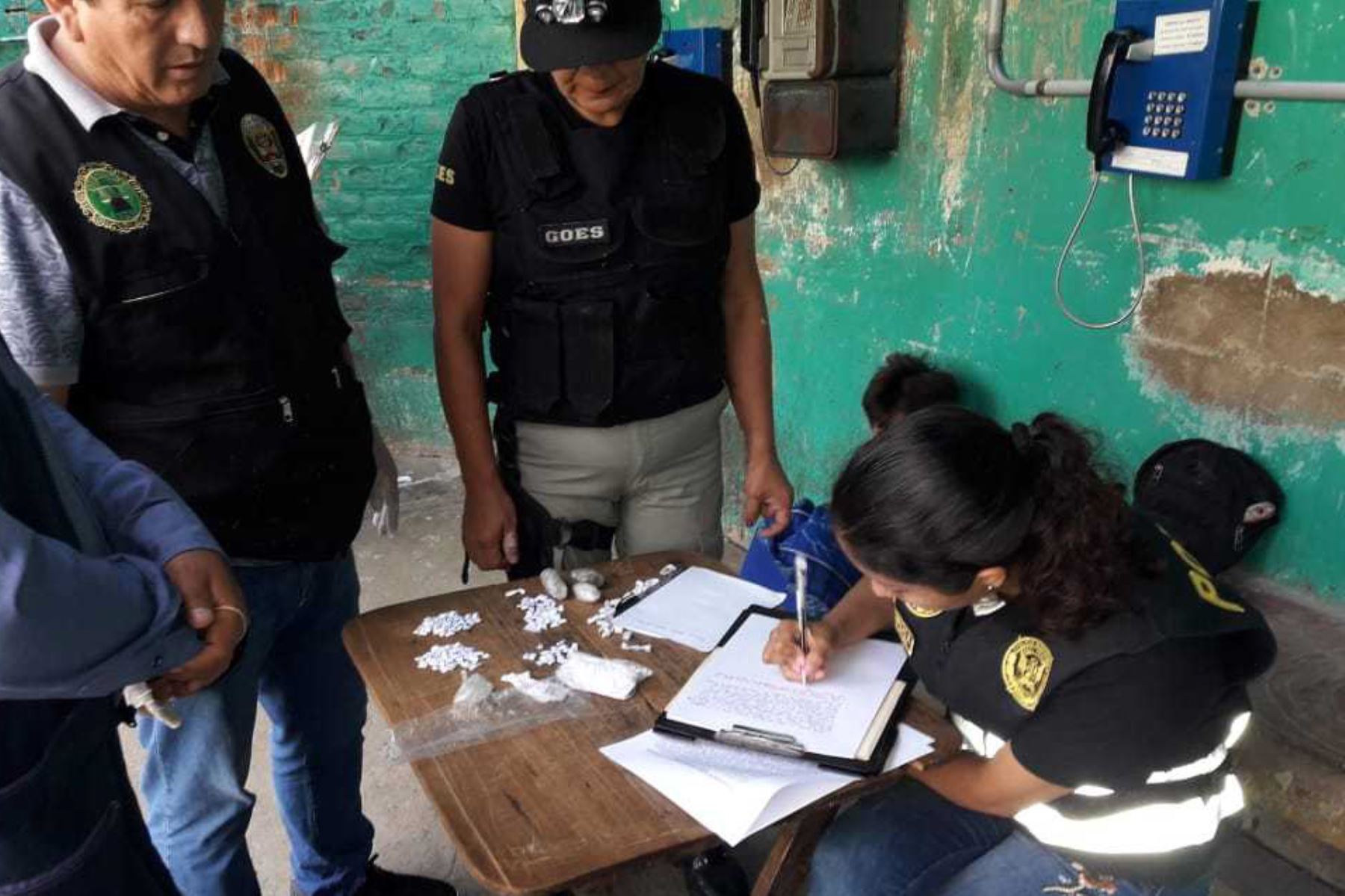 Inpe decomisa objetos prohibidos en requisa extraordinaria en penal de Chiclayo