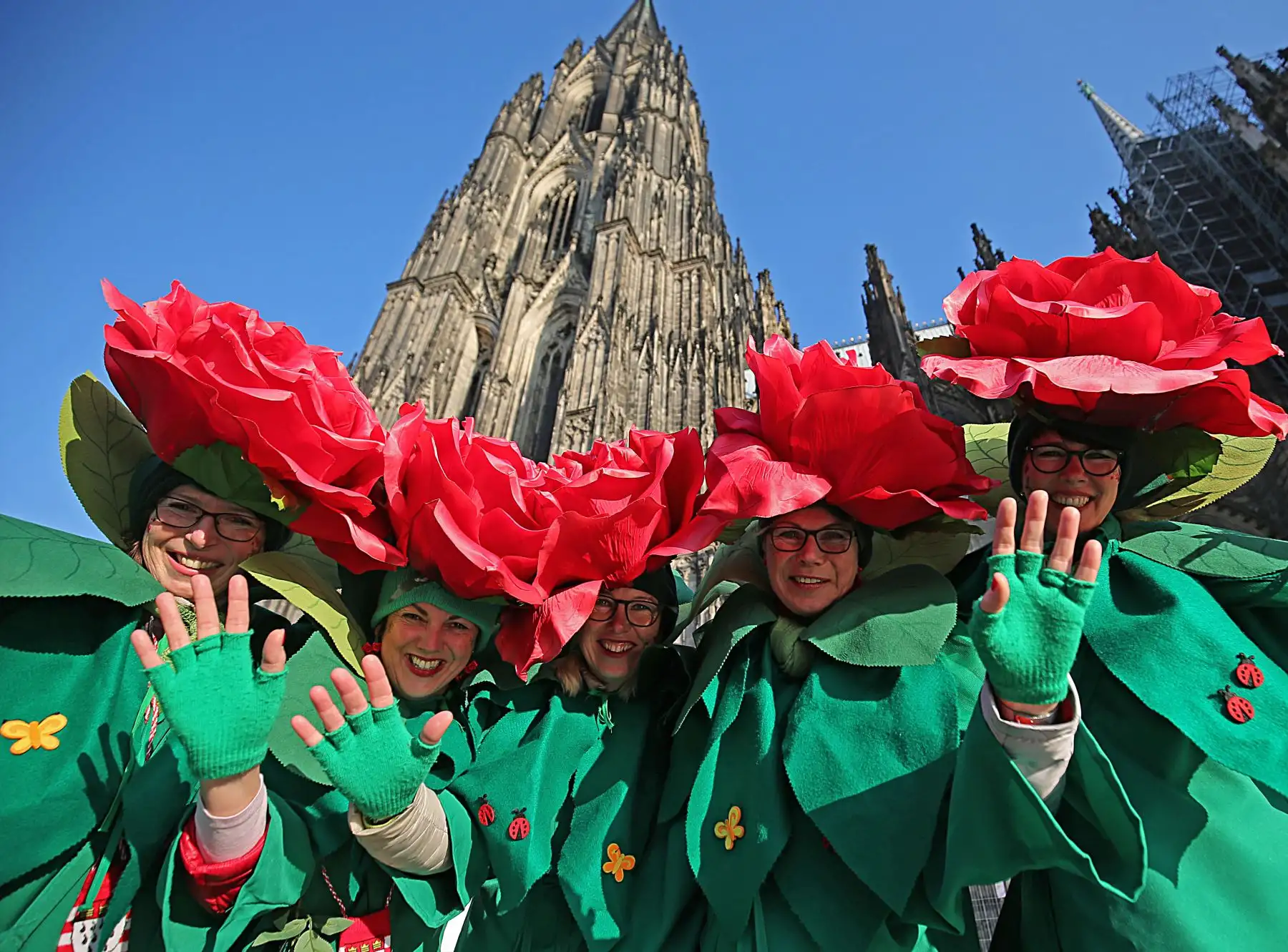 Los tontos celebran el inicio de la temporada de carnaval en el Carnaval de la Mujer, en Düsseldorf, Alemania occidental. Foto: AFP/dpa/Marcel Kusch