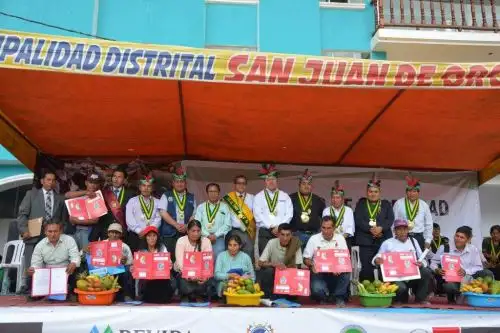 El Ministerio de Agricultura y Riego (Minagri), a través de la Dirección General de Saneamiento de la Propiedad Agraria y Catastro Rural, entregó títulos de propiedad a agricultores de zonas rurales de la región Puno, en una ceremonia realizada en el distrito de San Juan del Oro, en la provincia de Sandia.