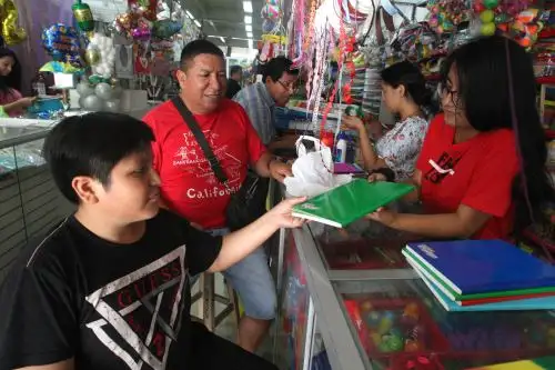 Útiles escolares. Foto: ANDINA/Héctor Vinces