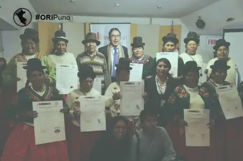 Un total de 286 familias de la región Puno, dedicadas a la elaboración y comercialización de productos artesanales, obtuvieron 44 registros de marcas colectivas, de forma gratuita y rápida, por parte del Indecopi. Ello les permitirá distinguir sus productos en el mercado y comercializarlos en mejores condiciones, contribuyendo así a reactivar su economía.
