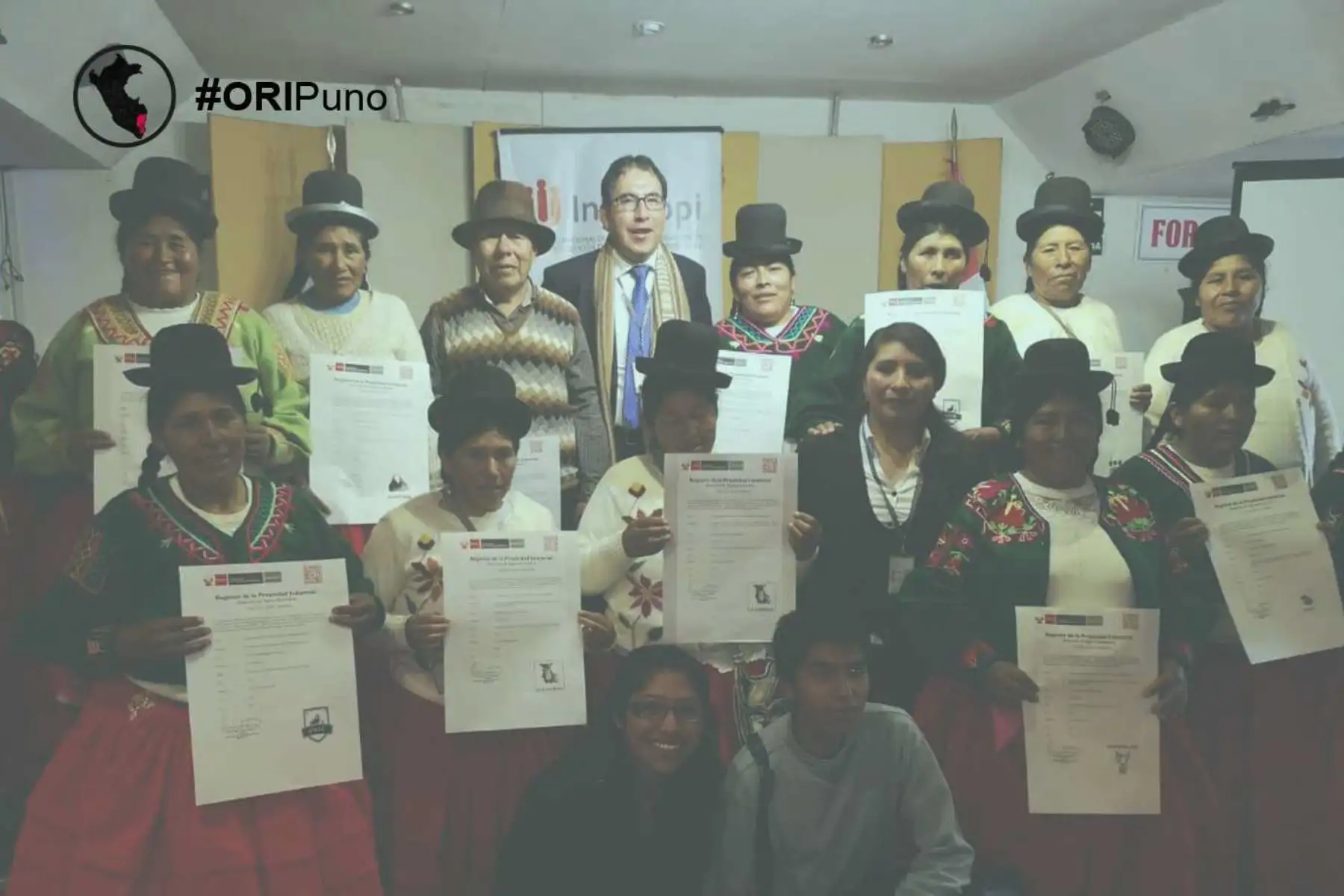 Un total de 286 familias de la región Puno, dedicadas a la elaboración y comercialización de productos artesanales, obtuvieron 44 registros de marcas colectivas, de forma gratuita y rápida, por parte del Indecopi. Ello les permitirá distinguir sus productos en el mercado y comercializarlos en mejores condiciones, contribuyendo así a reactivar su economía.