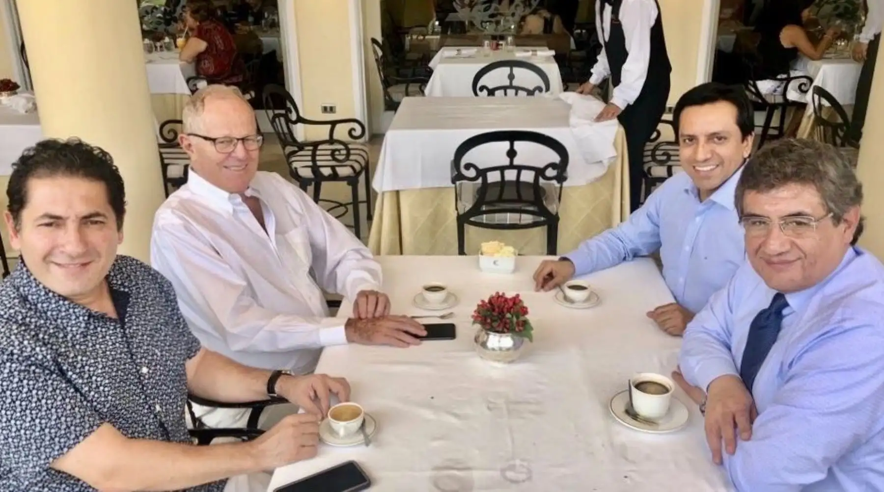 Expresidente Kuczynski se reunió con congresistas y dirigentes del Partido Peruanos por el Kambio.
