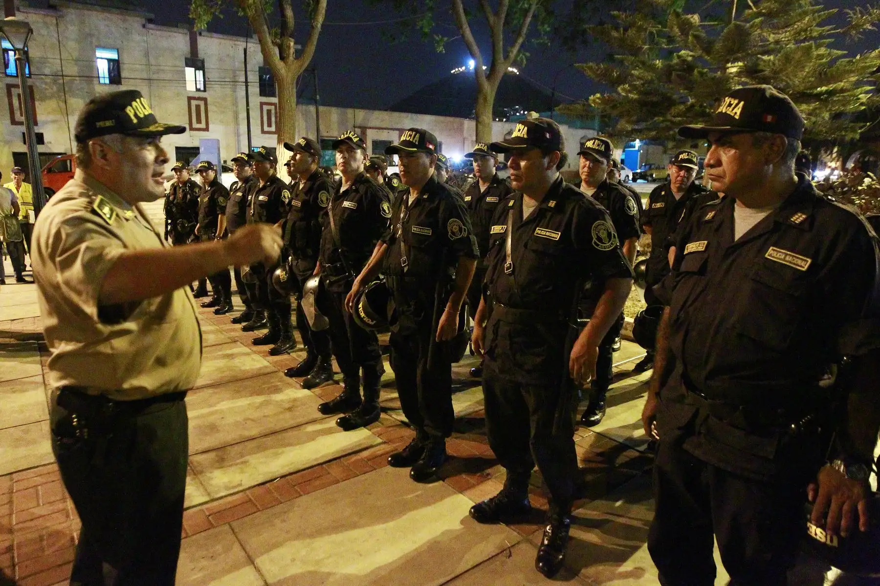 Alcalde del Rimac, Pedro Rosario y Policía Nacional realizan operativo en principales calles del distrito. Foto: ANDINA/Eddy Ramos