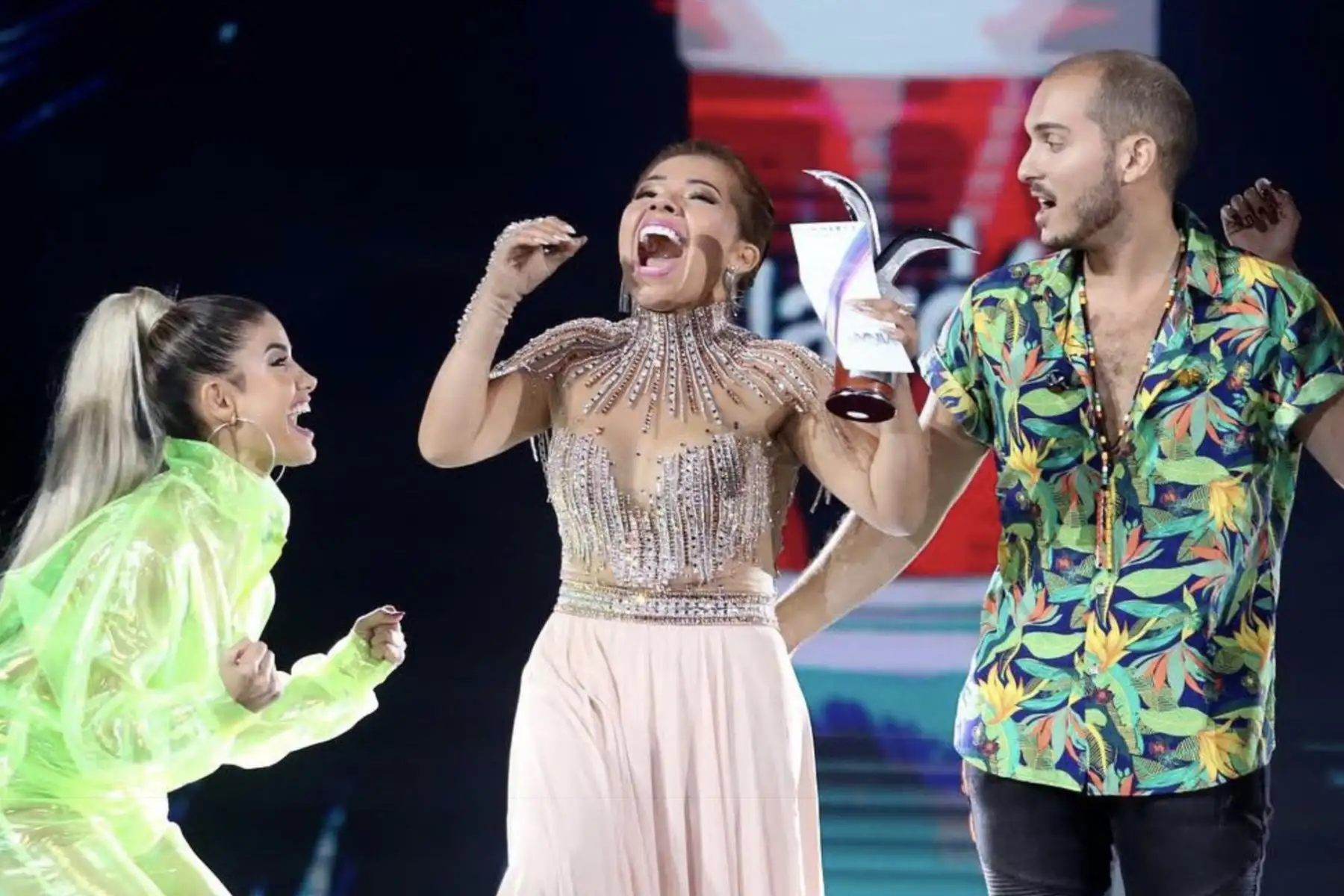 Cantante Susan Ochoa gana Gaviota de Plata en Viña del Mar. Foto: Twitter @canal13