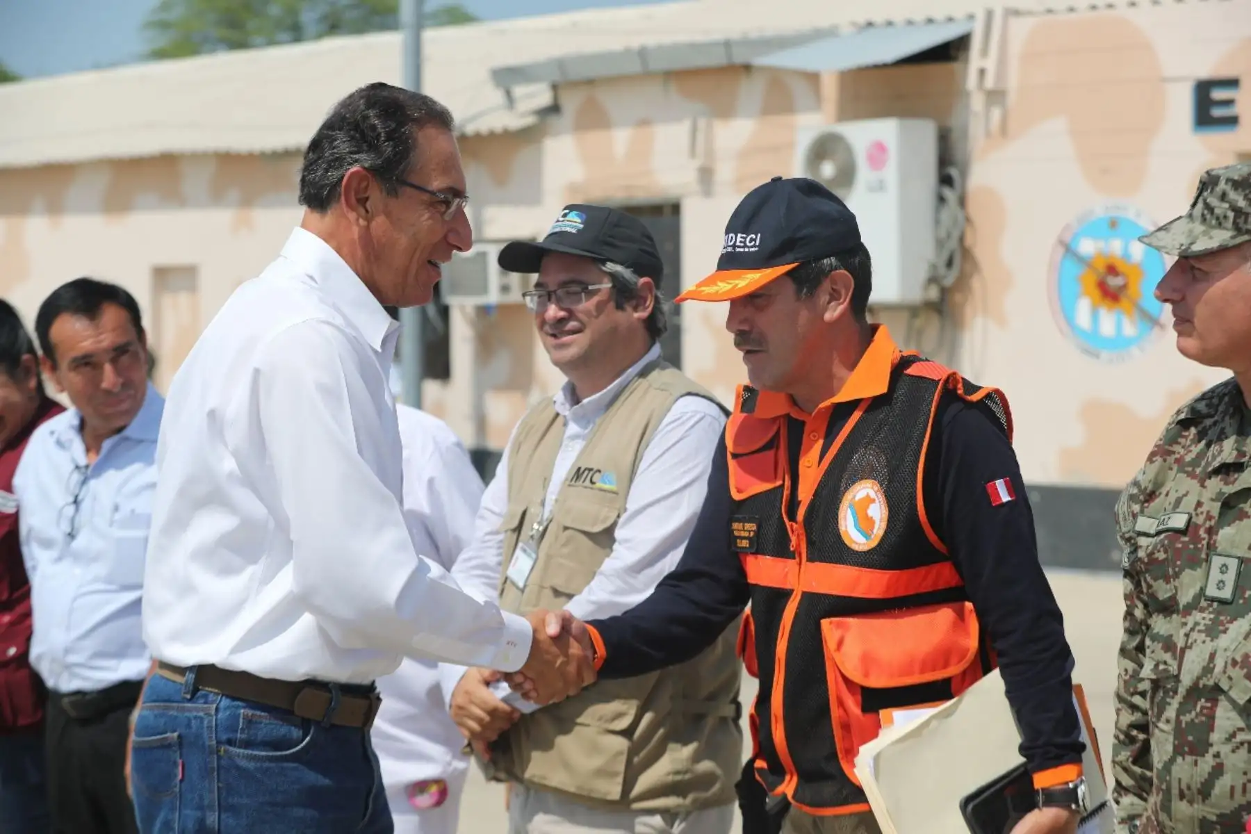 El Presidente de la República, Martín Vizcarra, supervisa en la región Piura las acciones que se ejecutan en la quebrada San Francisco, distrito de Tambo Grande, afectada por el incremento de lluvias. Foto: ANDINA/Prensa Presidencia