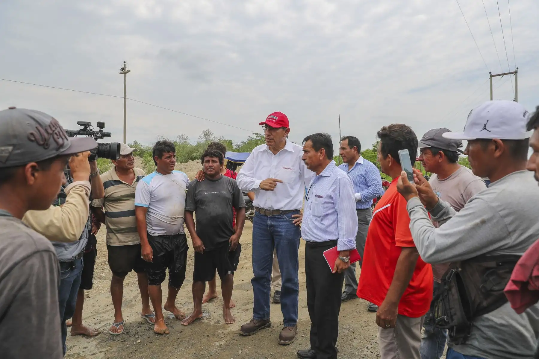 Presidente Vizcarra inspecciona zona afectada por desbordes y lluvias en Chulucanas (Piura). Foto: ANDINA/Prensa Presidencia