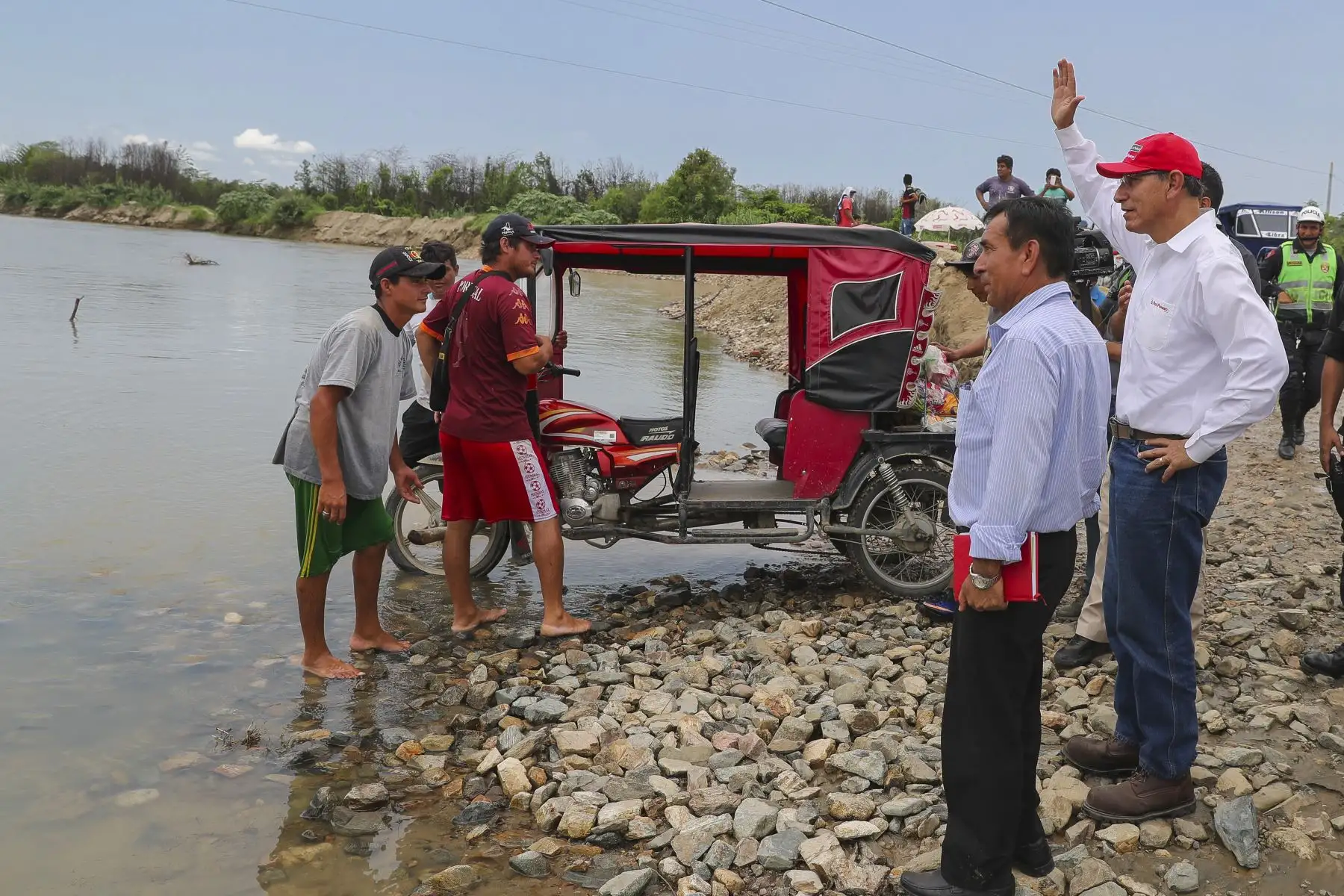 Presidente Vizcarra inspecciona zona afectada por desbordes y lluvias en Chulucanas (Piura). Foto: ANDINA/Prensa Presidencia