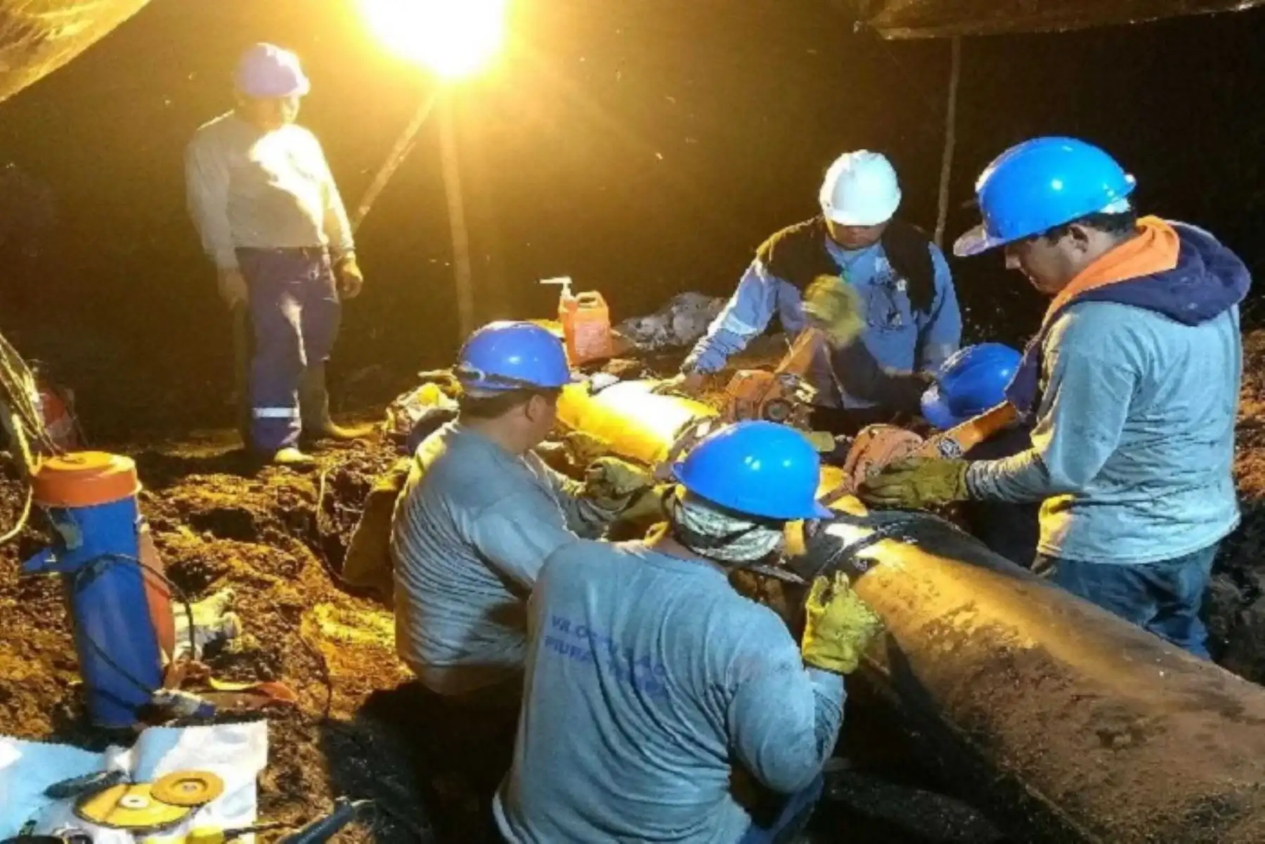 Petroperú reanudó hoy en horas de la tarde las operaciones del Ramal Norte del Oleoducto Norperuano (ONP) al concluir las labores de reparación y pruebas efectuadas en el kilómetro 193 del ducto, donde personal y equipos especializados se trasladaron tras los acuerdos alcanzados con la comunidad de Mayuriaga, ubicada en el distrito de Morona, región Loreto.