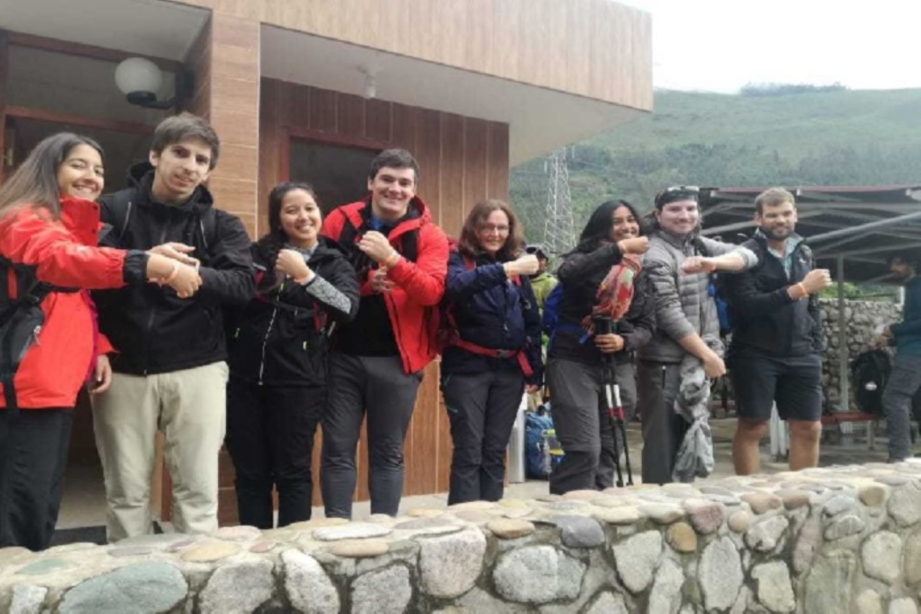 Como nuevo mecanismo de control de ingreso a la Red de Camino Inca del Santuario de Machu Picchu, a partir de la fecha, se les colocará una pulsera de identificación y reconocimiento como “Hinchas de la Conservación” a todos los visitantes a este sector del Camino Inca.