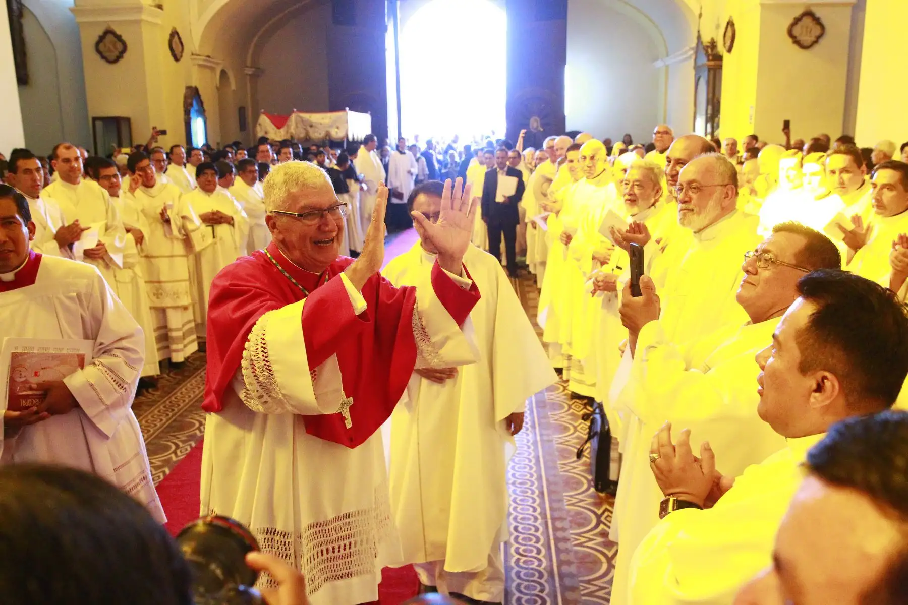 Profesión de fe y toma de juramento al nuevo arzobispo apostólico, monseñor Carlos Castillo. Foto: ANDINA/Eddy Ramos.