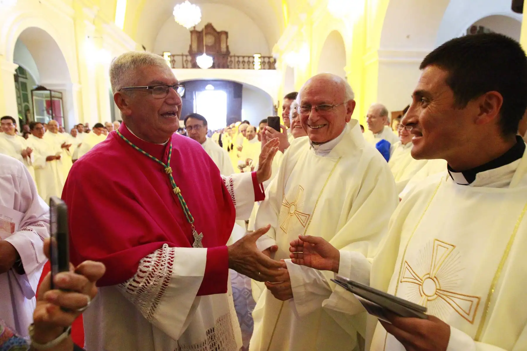 Profesión de fe y toma de juramento al nuevo arzobispo apostólico, monseñor Carlos Castillo. Foto: ANDINA/Eddy Ramos.