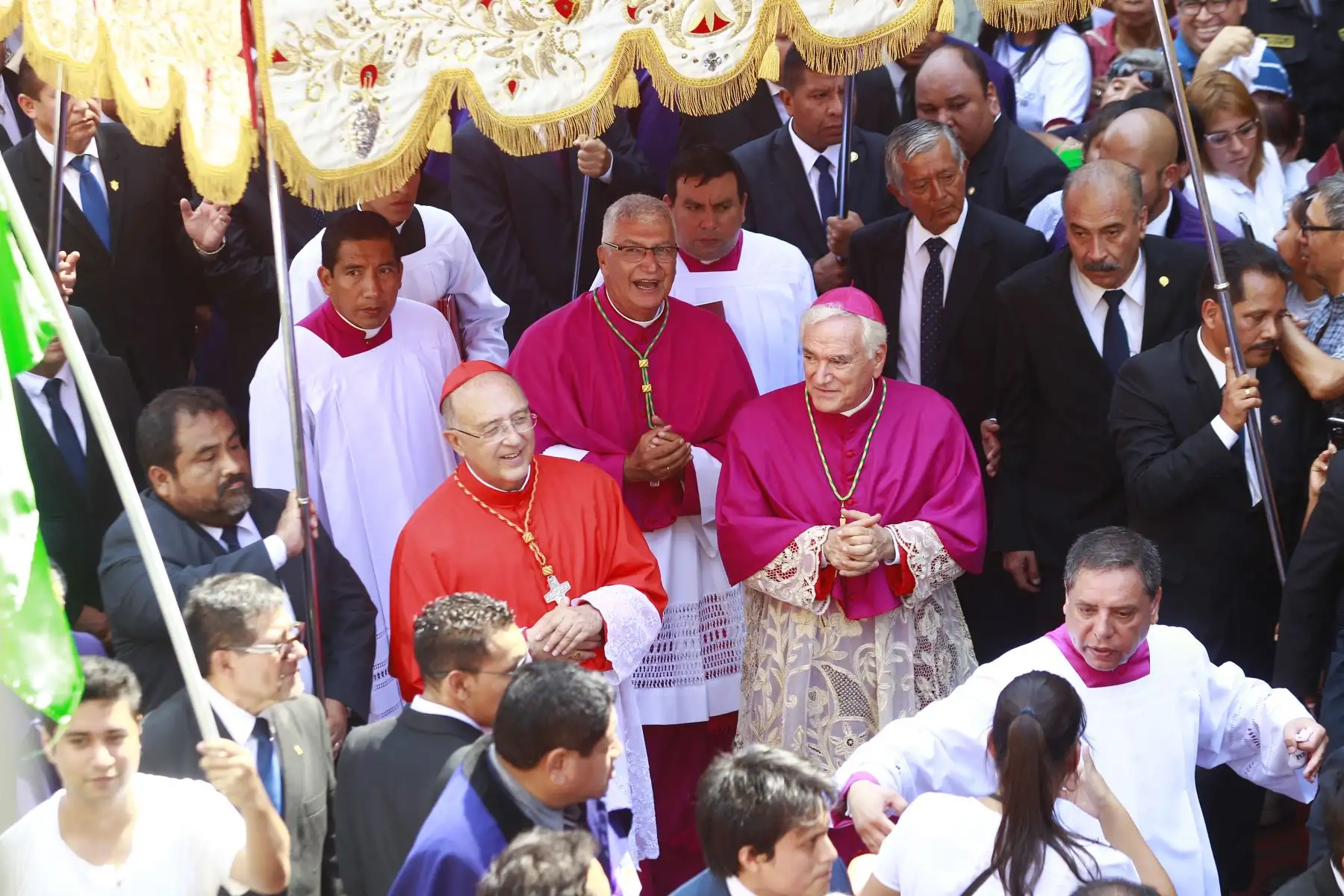 Procesión hacia la Catedral de Lima del nuevo arzobispo apostólico, monseñor Carlos Castillo. Foto: ANDINA/Eddy Ramos.