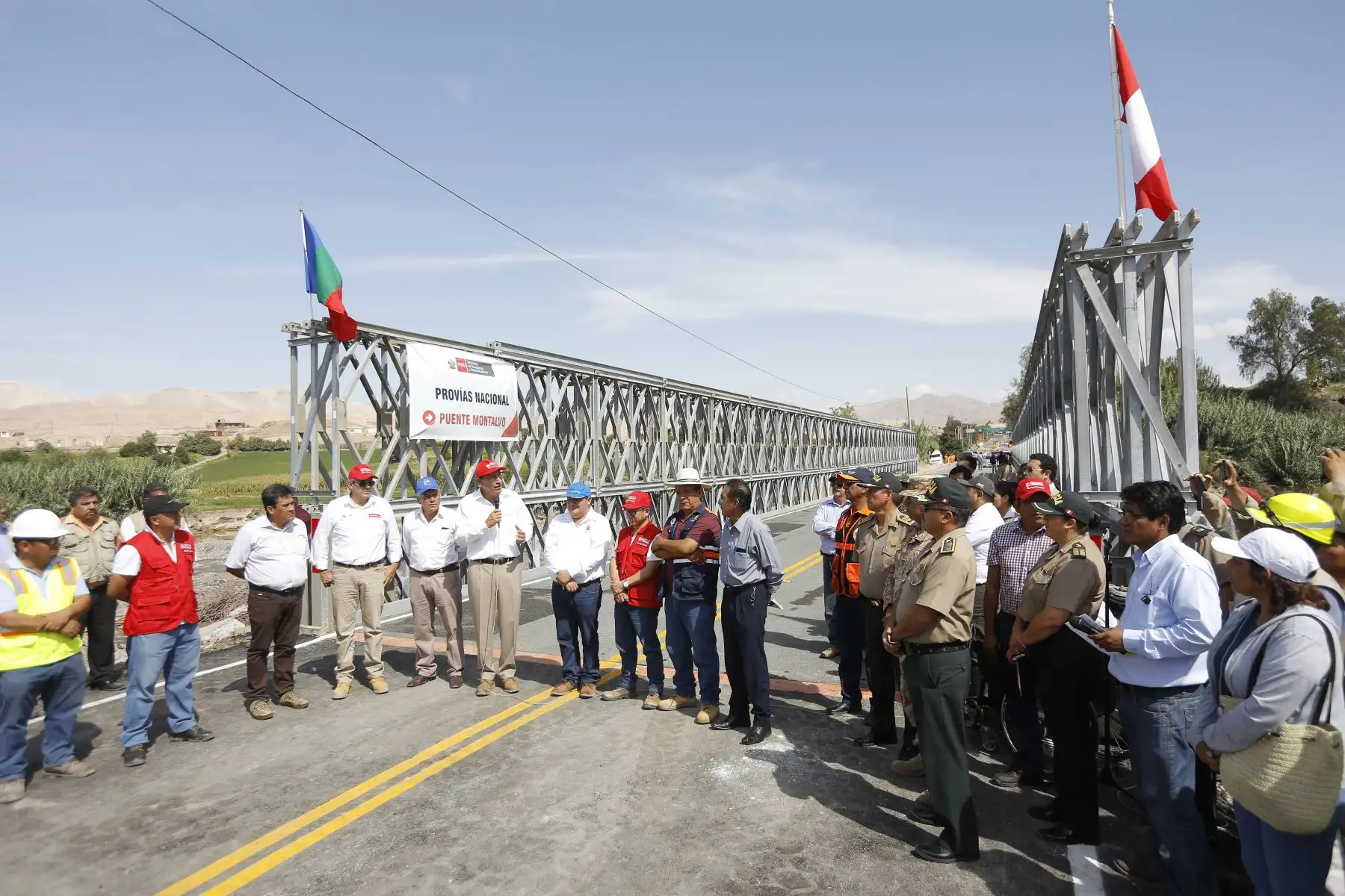 Presidente Vizcarra verifica trabajos de recuperación en los puentes Tucumán; y lidera reapertura del tránsito en el Puente Montalvo en la región Moquegua.Foto: ANDINA/Prensa Presidencia