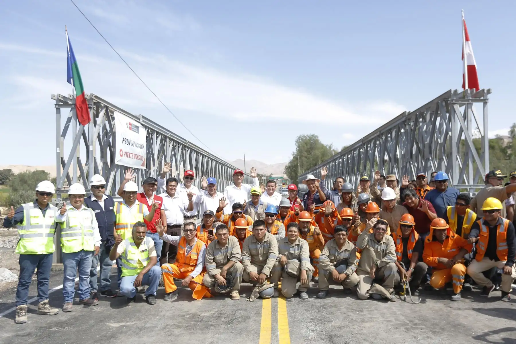 Presidente Vizcarra verifica trabajos de recuperación en los puentes Tucumán; y lidera reapertura del tránsito en el Puente Montalvo en la región Moquegua.Foto: ANDINA/Prensa Presidencia