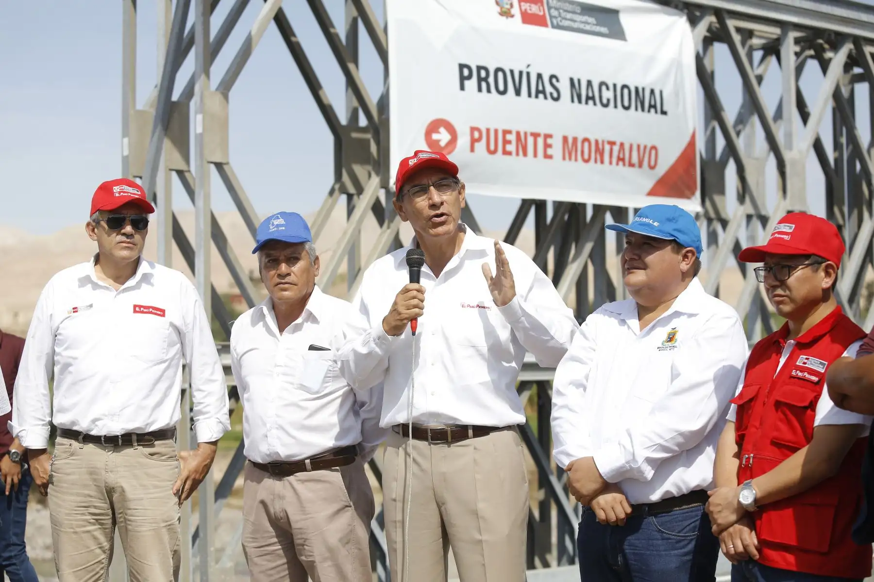 Presidente Vizcarra verifica trabajos de recuperación en los puentes Tucumán; y lidera reapertura del tránsito en el Puente Montalvo en la región Moquegua.Foto: ANDINA/Prensa Presidencia