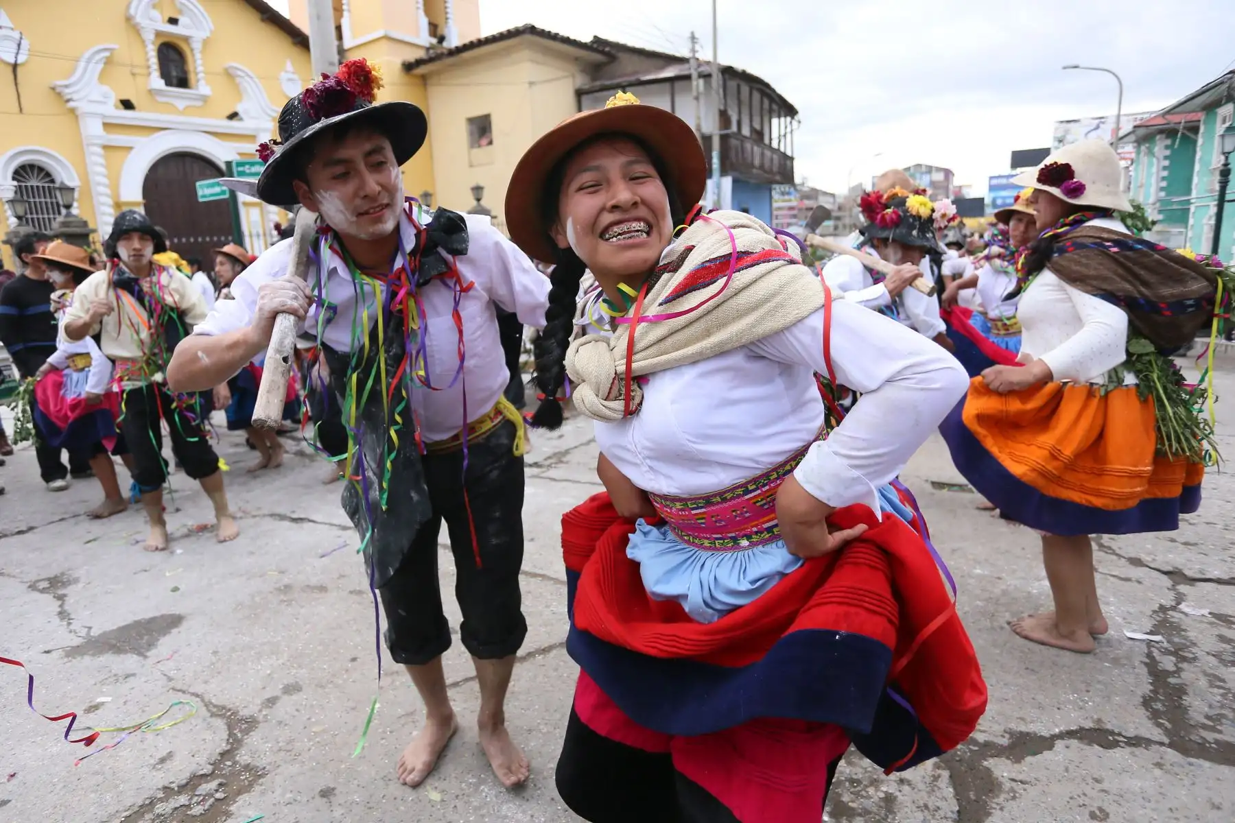 Coqueteo y viralidad se unen en la ejecución del Huaylarsh Antiguo  en su variante del ‘Ayshu Tatay’ o conocido también como recultivo de la papa. Foto: ANDINA/Municipalidad de Huancayo