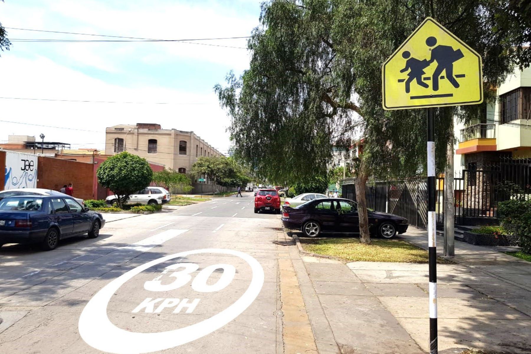 Vehículos podrán circular con velocidad de hasta 30 kms, por hora cerca a colegios de Magdalena. Foto: Andina/Difusión