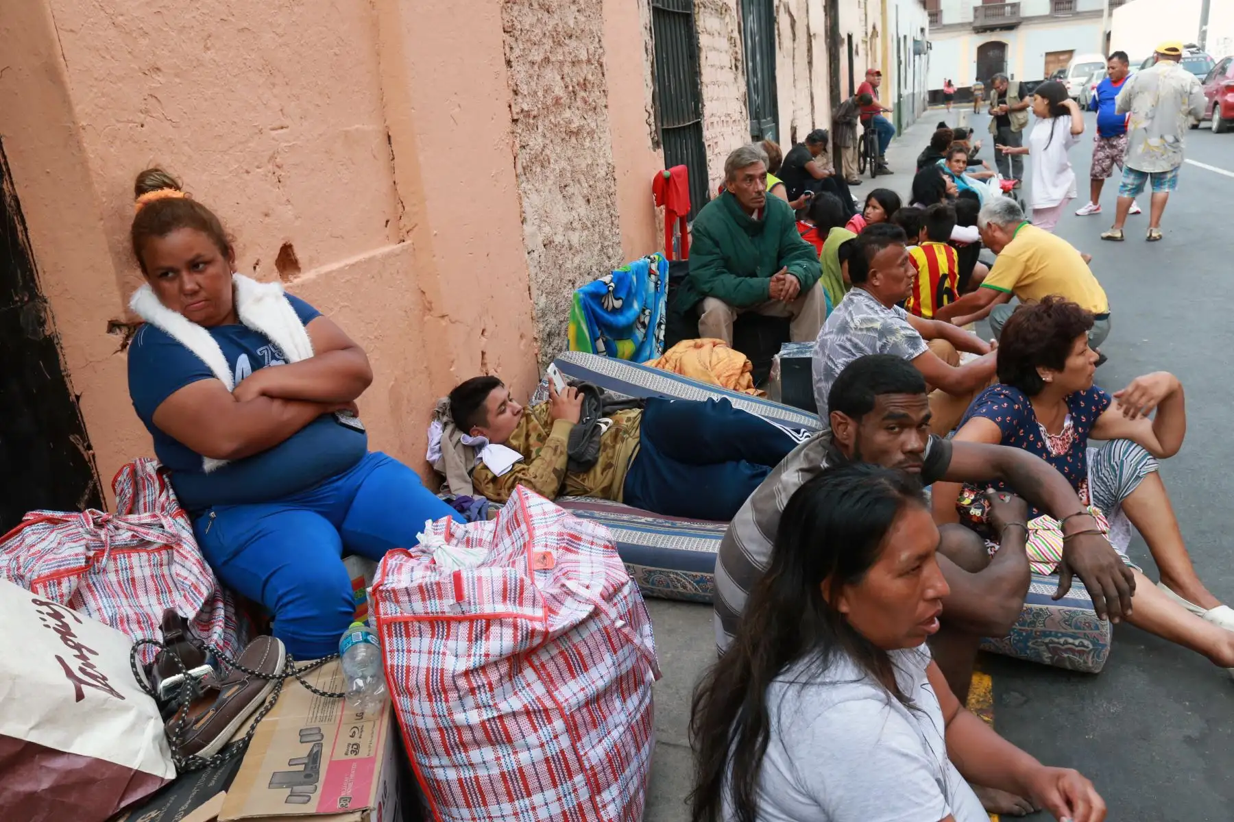 Familias del jirón Cailloma fueron desalojadas de los inmuebles que habitaban por años. Foto: ANDINA/Norman Córdova.