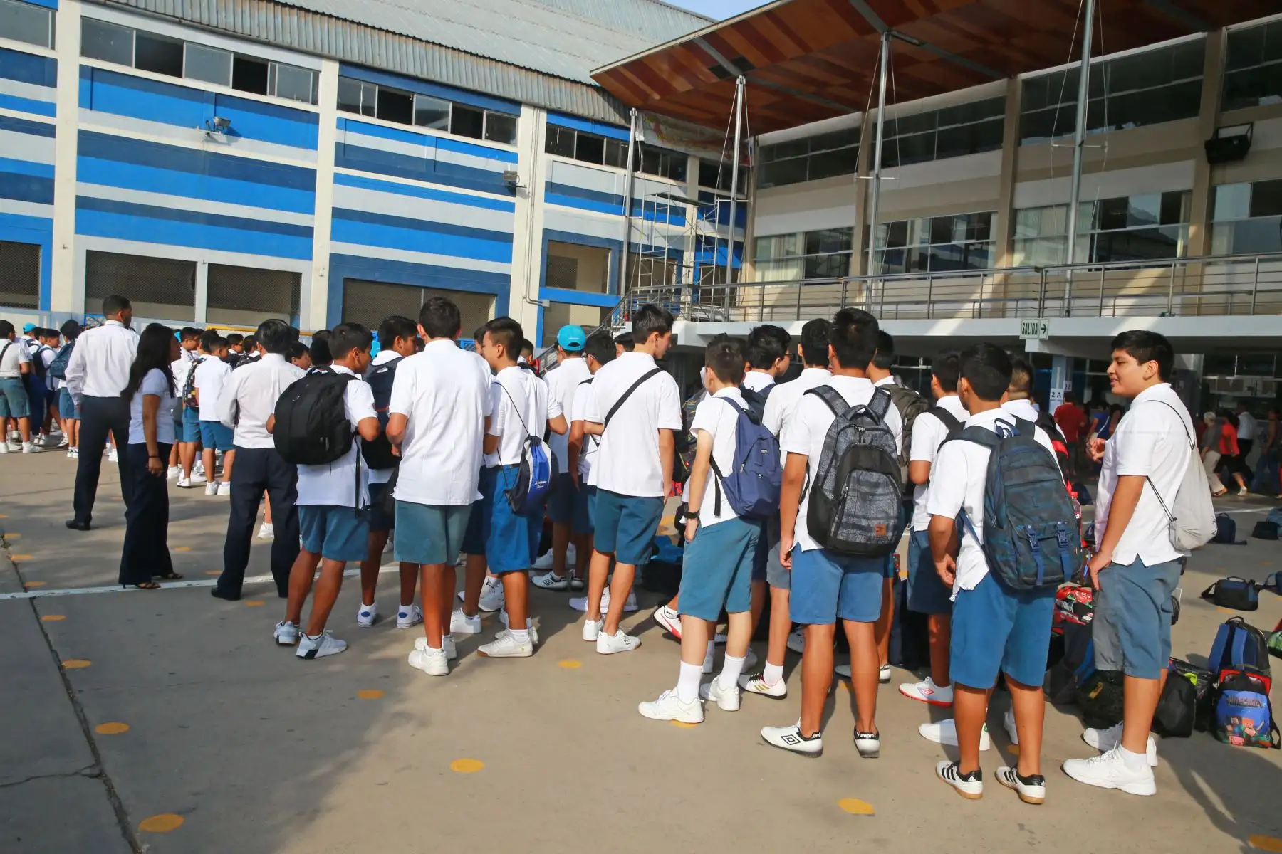 Miles de escolares de colegios privados de todo el país inician hoy el año escolar 2019, una semana antes de las instituciones educativas públicas. Foto: ANDINA/Vidal Tarqui