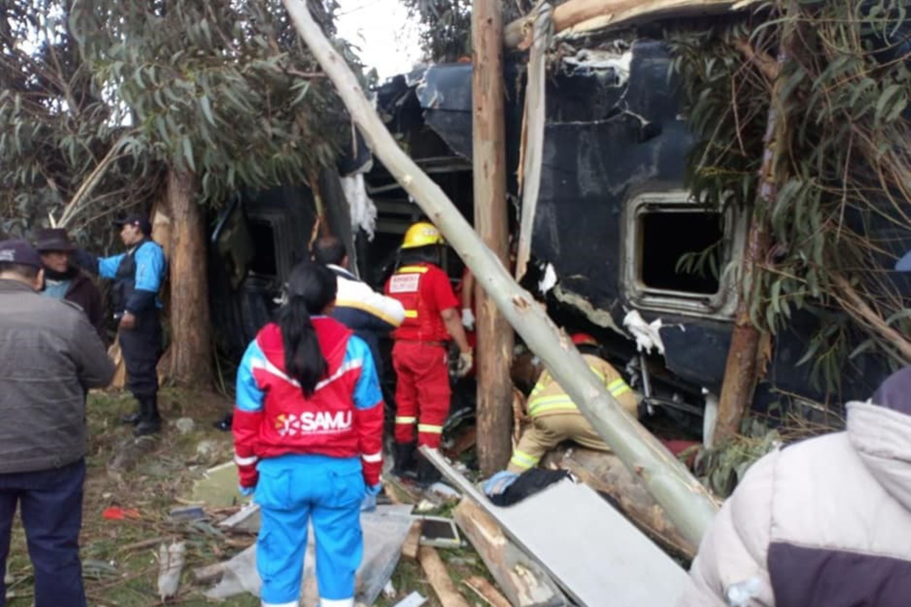 Dos muertos y al menos 20 heridos deja accidente vial en Ayacucho. Foto: Ensartes/Facebook