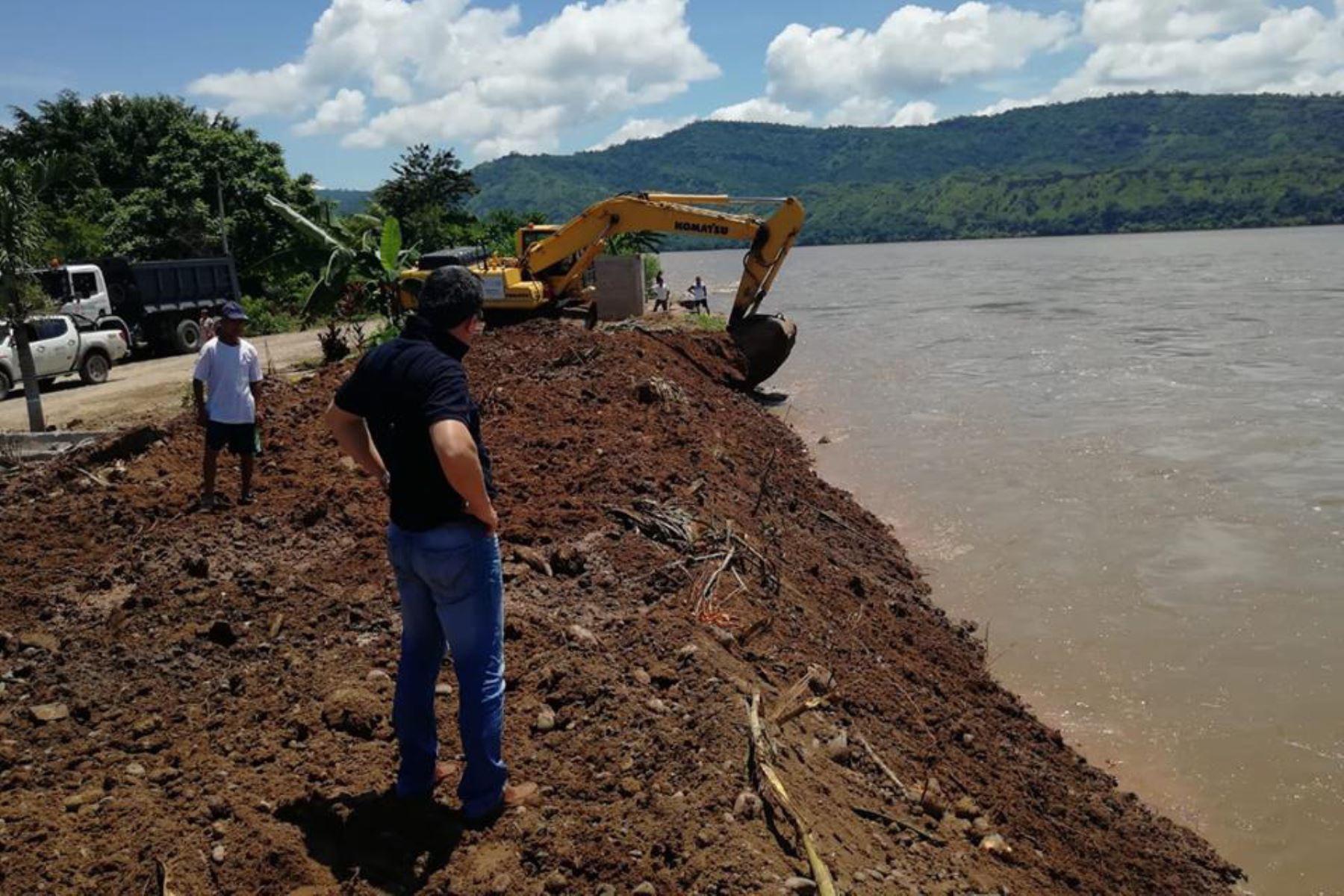 Con maquinaria pesada descolmatan dren en San Hilarión, región San Martín, para evitar nuevas inundaciones. ANDINA/Difusión