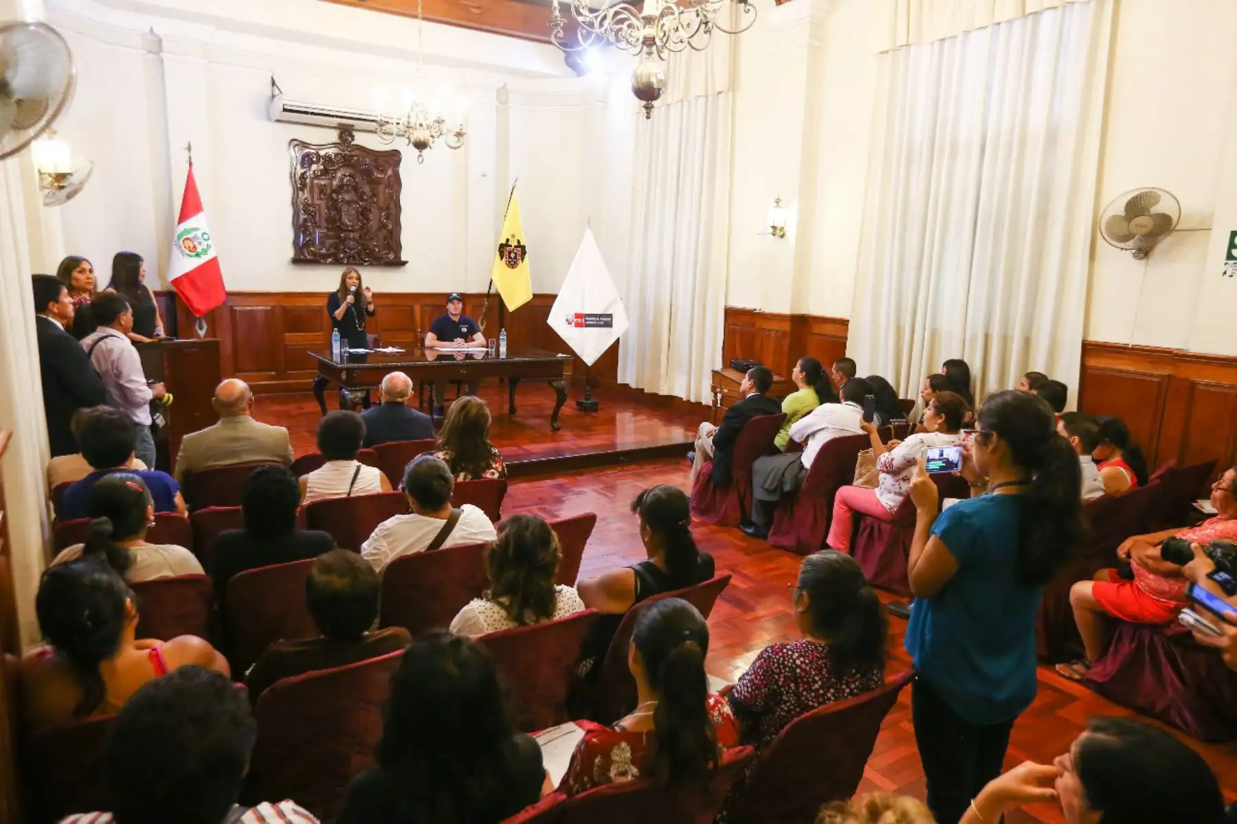 Ministra La Rosa y alcalde Forsyth fortalecen alianza en la lucha contra la anemia. Foto: Midis