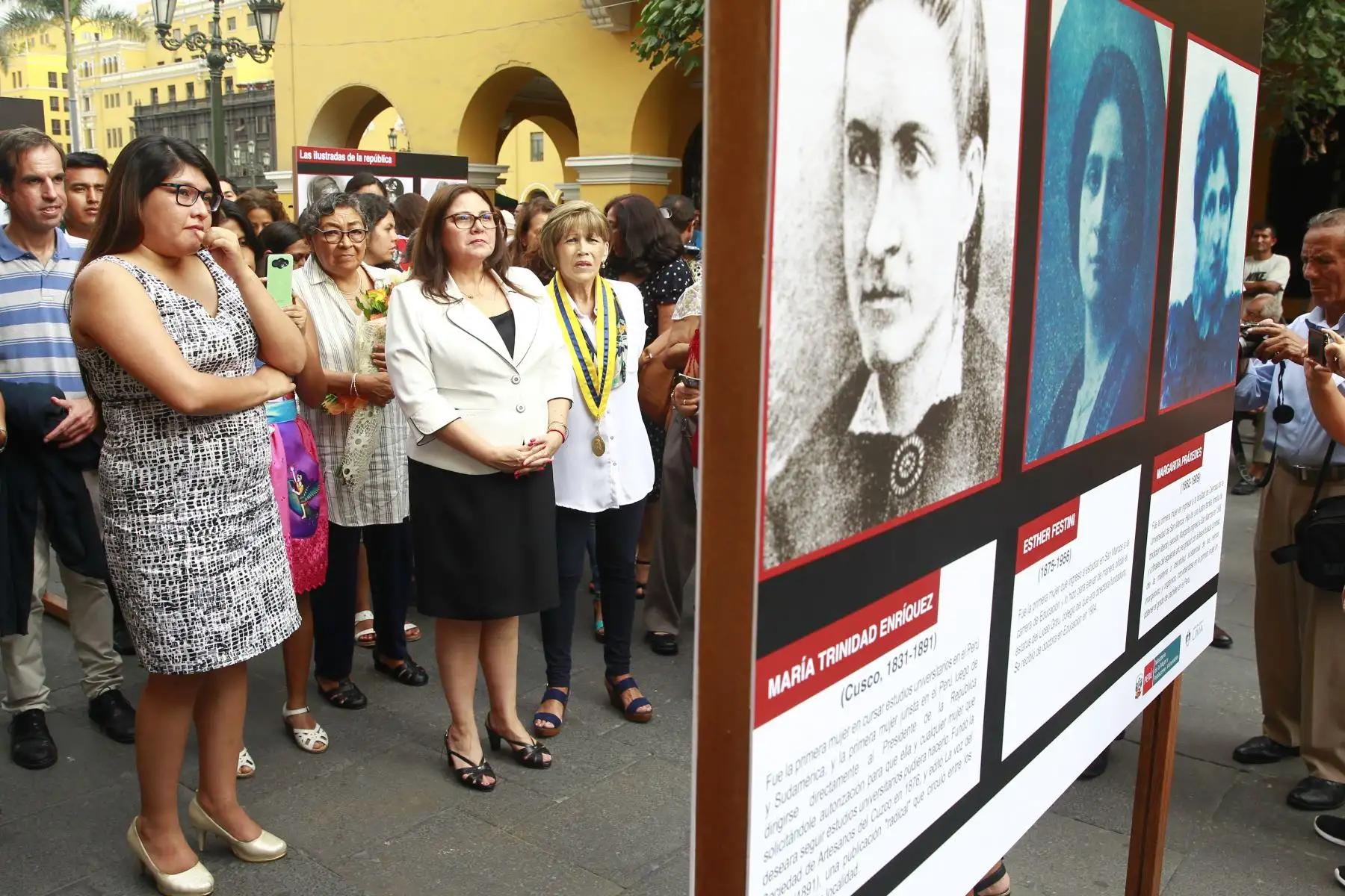 Ministra de la Mujer y Poblaciones Vulnerables (MIMP),Ana María Mendieta inaugura Muestra Fotográfica "Las Primeras : Mujeres al Encuentro de la Historia".Foto: ANDINA/Eddy Ramos
