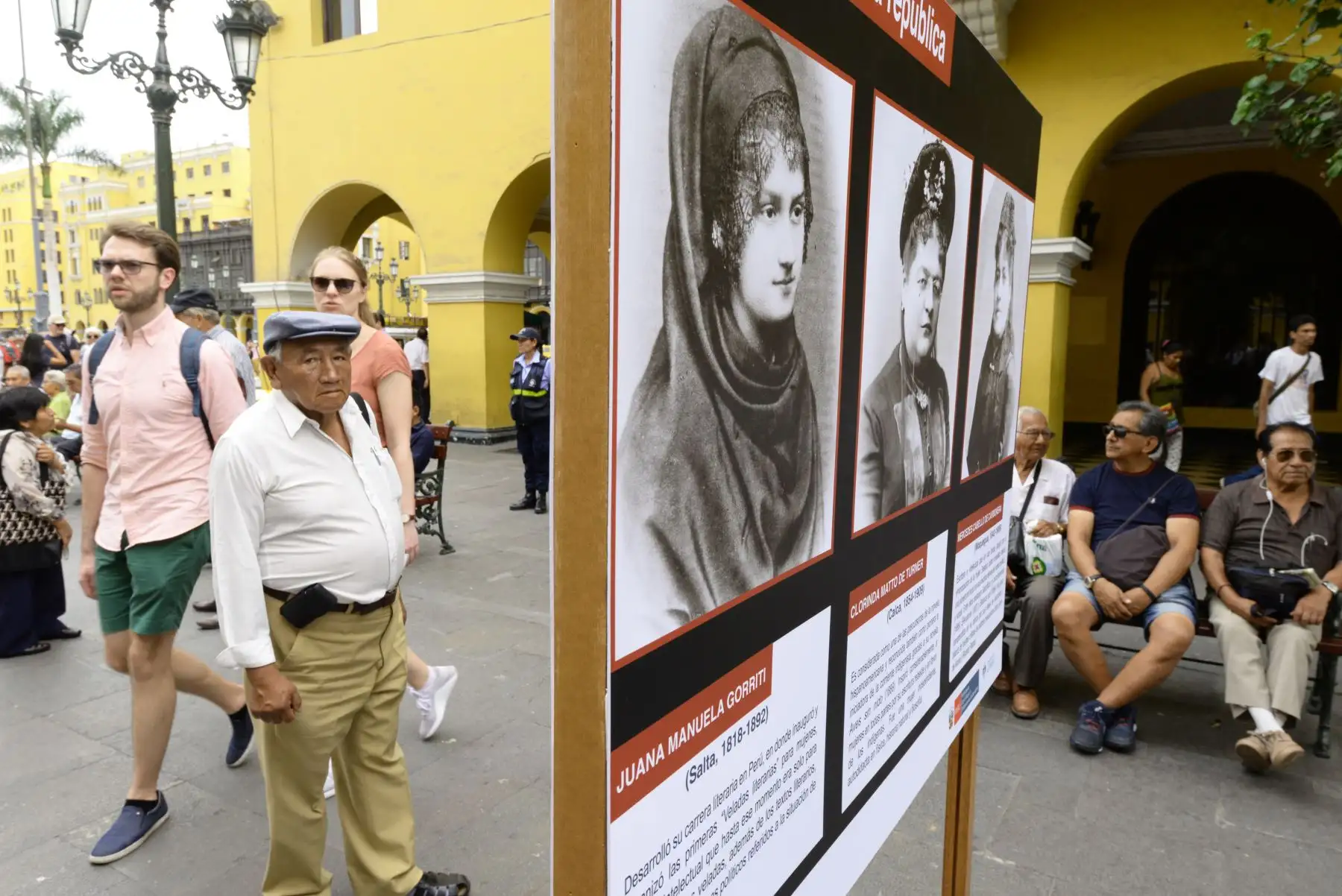 Muestra Fotográfica "Las Primeras : Mujeres al Encuentro de la Historia".,en el Centro Histórico de Lima. Foto: ANDINA/MIMP