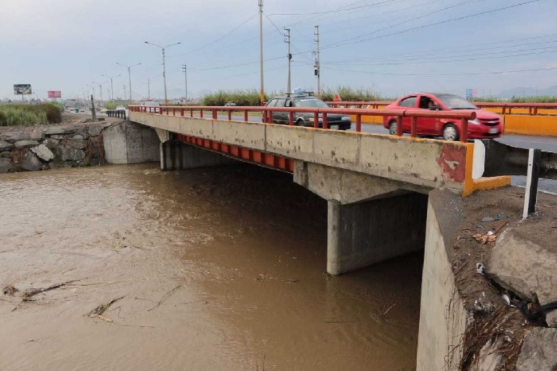 El último monitoreo realizado por la Autoridad Nacional del Agua (ANA) a los ríos de Áncash, indica que estos se mantienen con un caudal normal, disminuyendo los riesgos de un desborde a causa de lluvias intensas; informó el Centro de Operaciones de Emergencia Regional (COER) de Áncash.