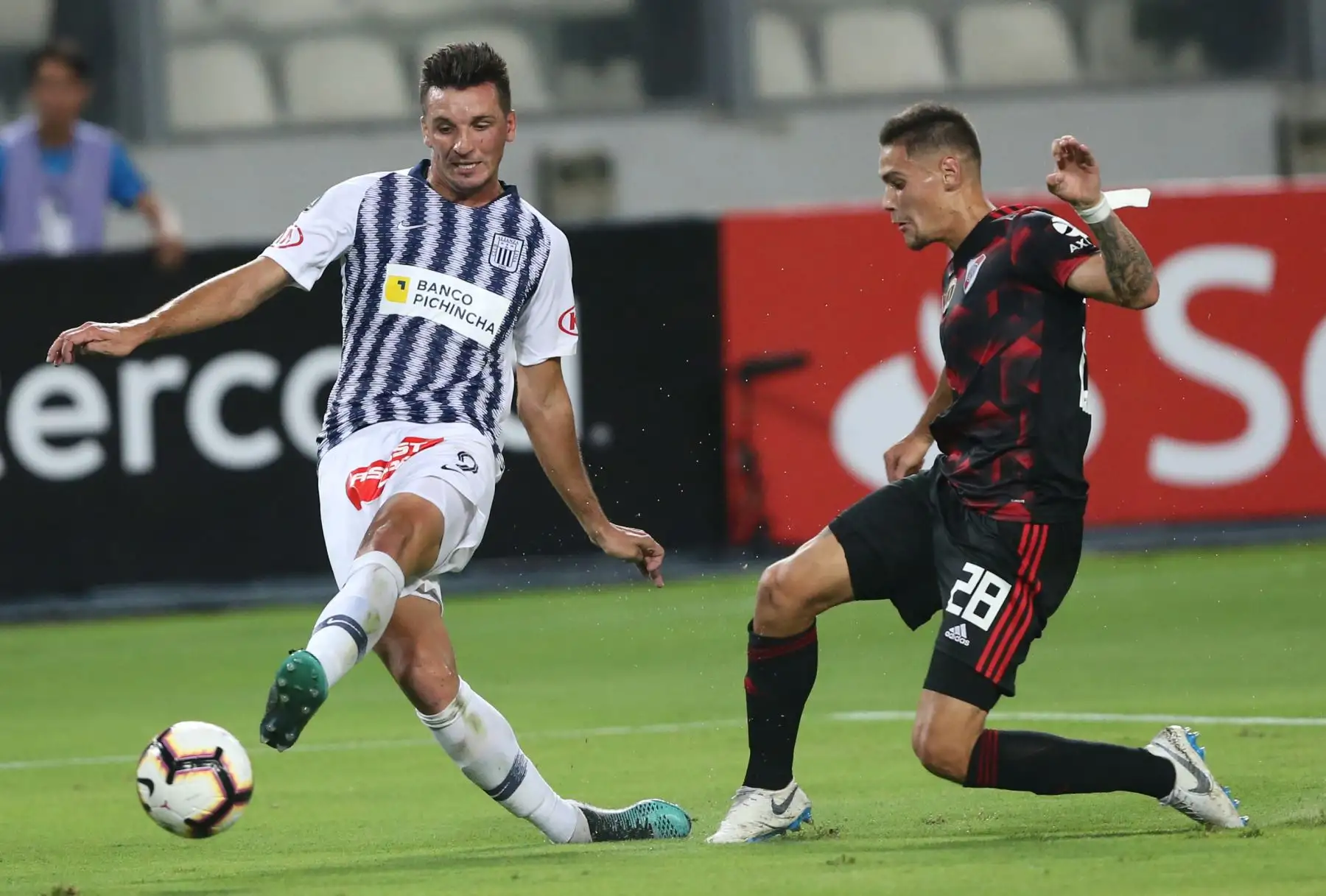 Alianza Lima igualó 1-1 a River Plate en el  primer partido de la fase de grupos de la Copa Libertadores. Foto: ANDINA/Jhony Laurente