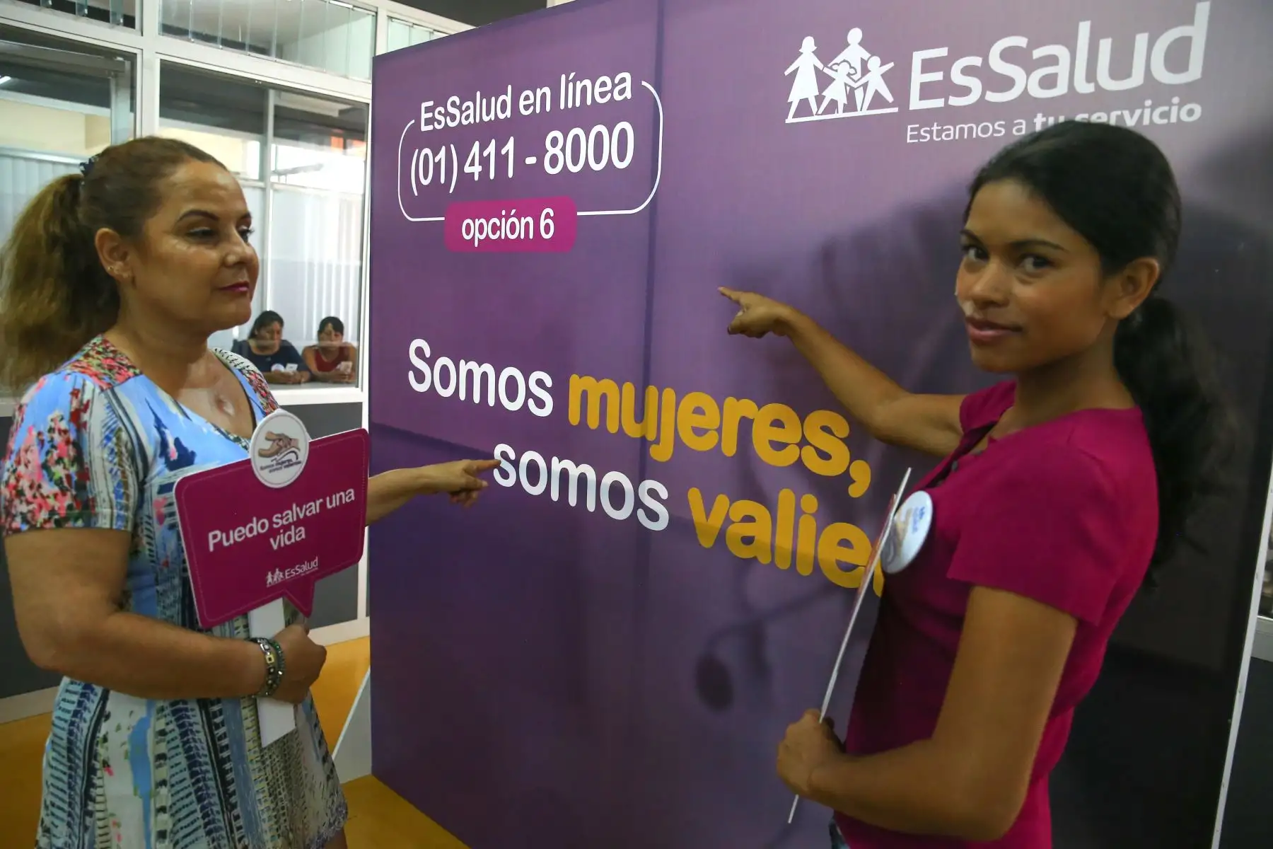 En el marco del Día Internacional de La Mujer, el Seguro Social de Salud (EsSalud) lanzar una línea que permite que las mujeres víctimas de violencia física puedan solicitar atención médica en los hospitales de la seguridad social dentro de las 24 horas. Foto: ANDINA/ Vidal Tarqui