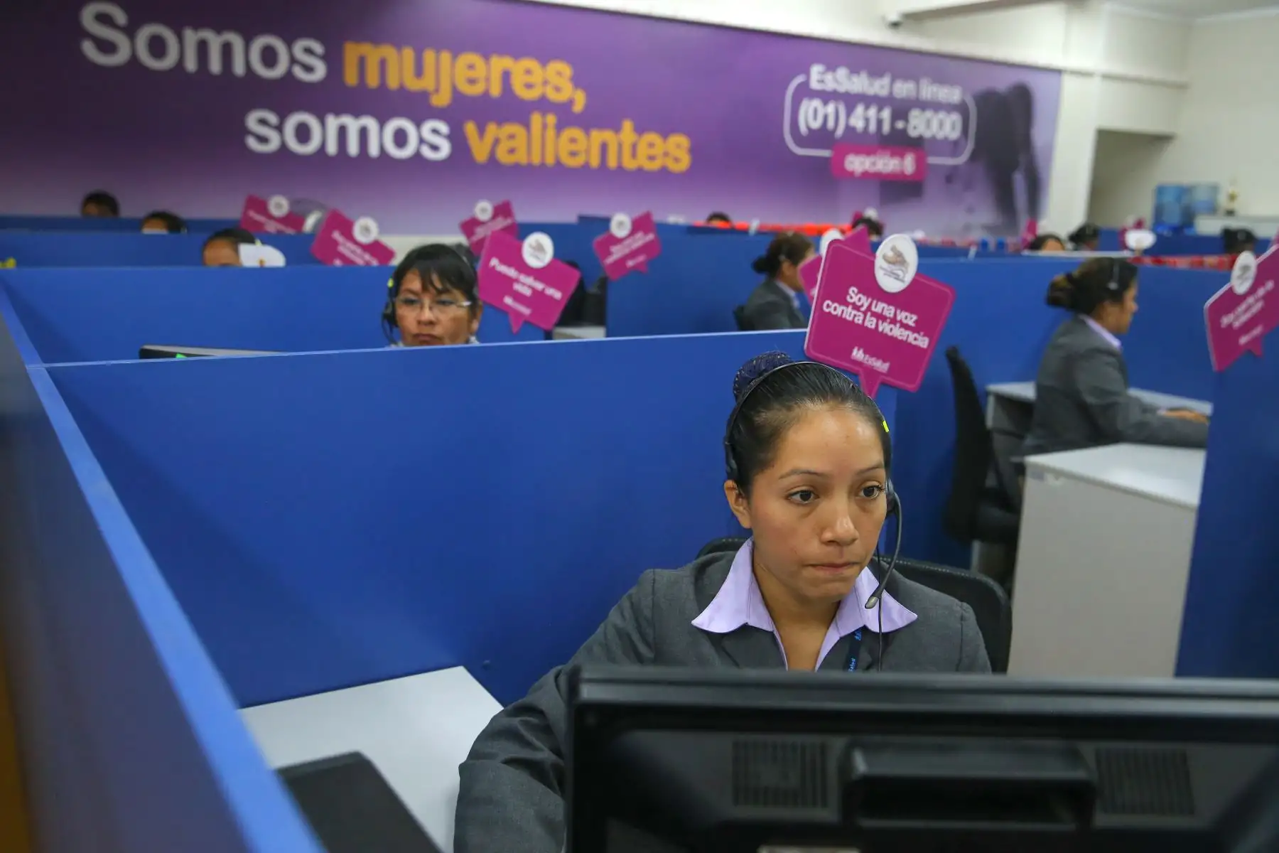 En el marco del Día Internacional de La Mujer, el Seguro Social de Salud (EsSalud) lanzar una línea que permite que las mujeres víctimas de violencia física puedan solicitar atención médica en los hospitales de la seguridad social dentro de las 24 horas. Foto: ANDINA/ Vidal Tarqui