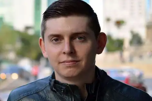 Fotografía del perfil en Facebook del periodista estadounidense Cody Weddle, del canal de televisión local "10 News" de Miami (Florida),