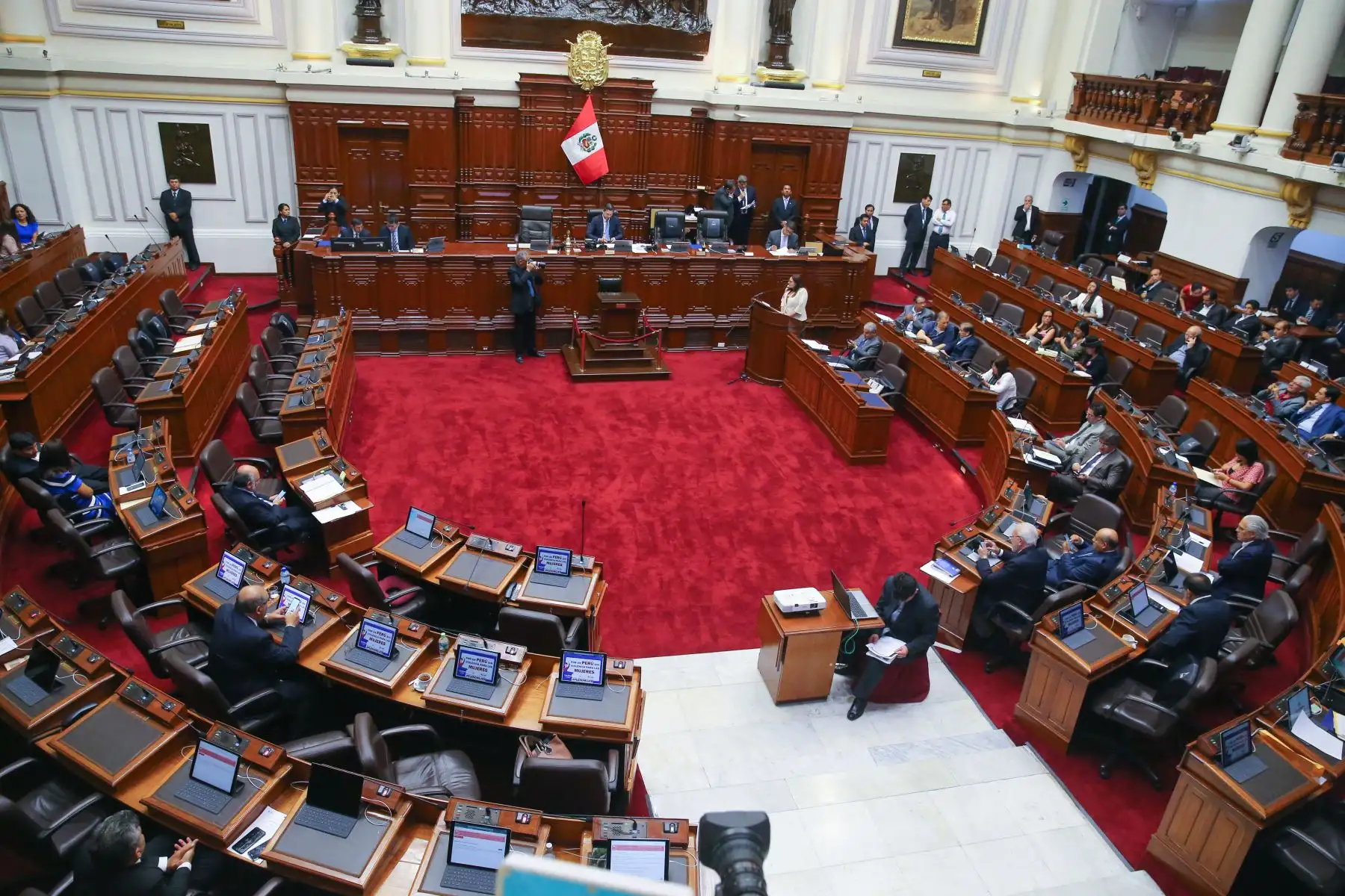 El titular de la Presidencia del Consejo de Ministros (PCM), César Villanueva, asiste a la sesión plenaria del Congreso para informar sobre los avances del cumplimiento de la Ley 28983, Ley de Igualdad de Oportunidades entre Mujeres y Hombres. Foto: ANDINA/ Vidal Tarqui