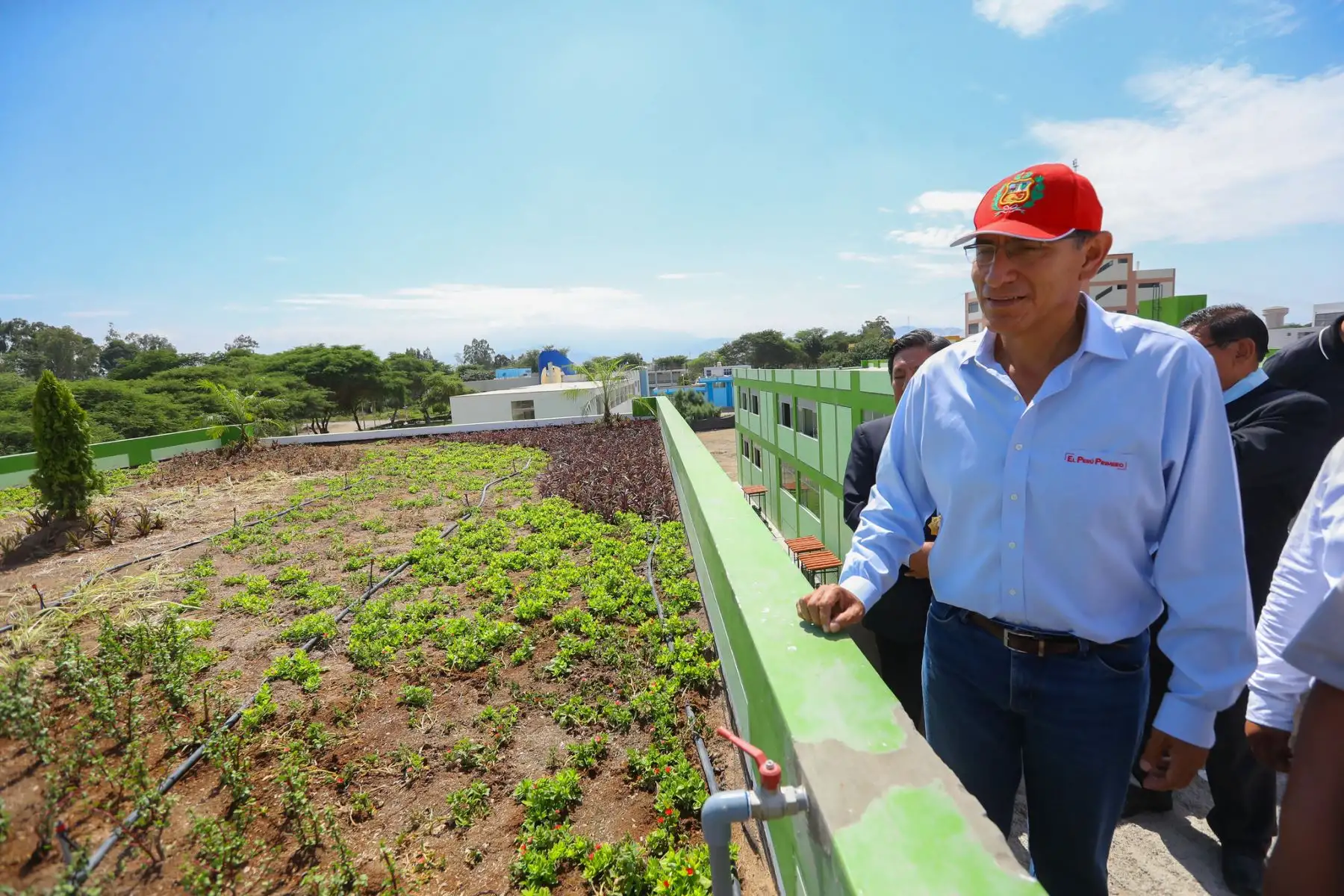 Jefe de Estado inspecciona las obras de mejoramiento de la Facultad de Ingeniería Ambiental y Sanitaria de la Universidad San Luis Gonzaga de Ica. Foto: ANDINA/ Prensa Presidencia