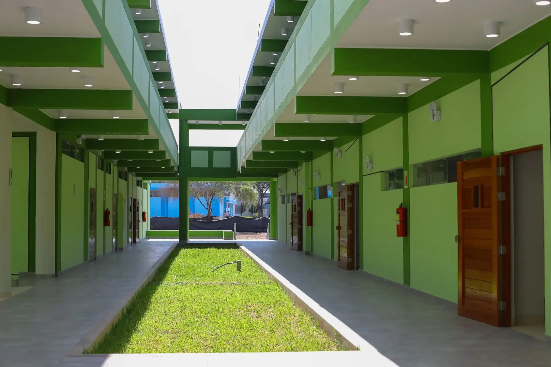 Jefe de Estado inspecciona las obras de mejoramiento de la Facultad de Ingeniería Ambiental y Sanitaria de la Universidad San Luis Gonzaga de Ica. Foto: ANDINA/ Prensa Presidencia