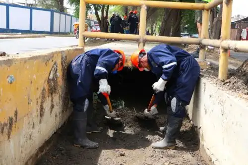 Ejecutan limpieza y descolmatación de ductos cerrados y drenes en Piura. ANDINA/Difusión