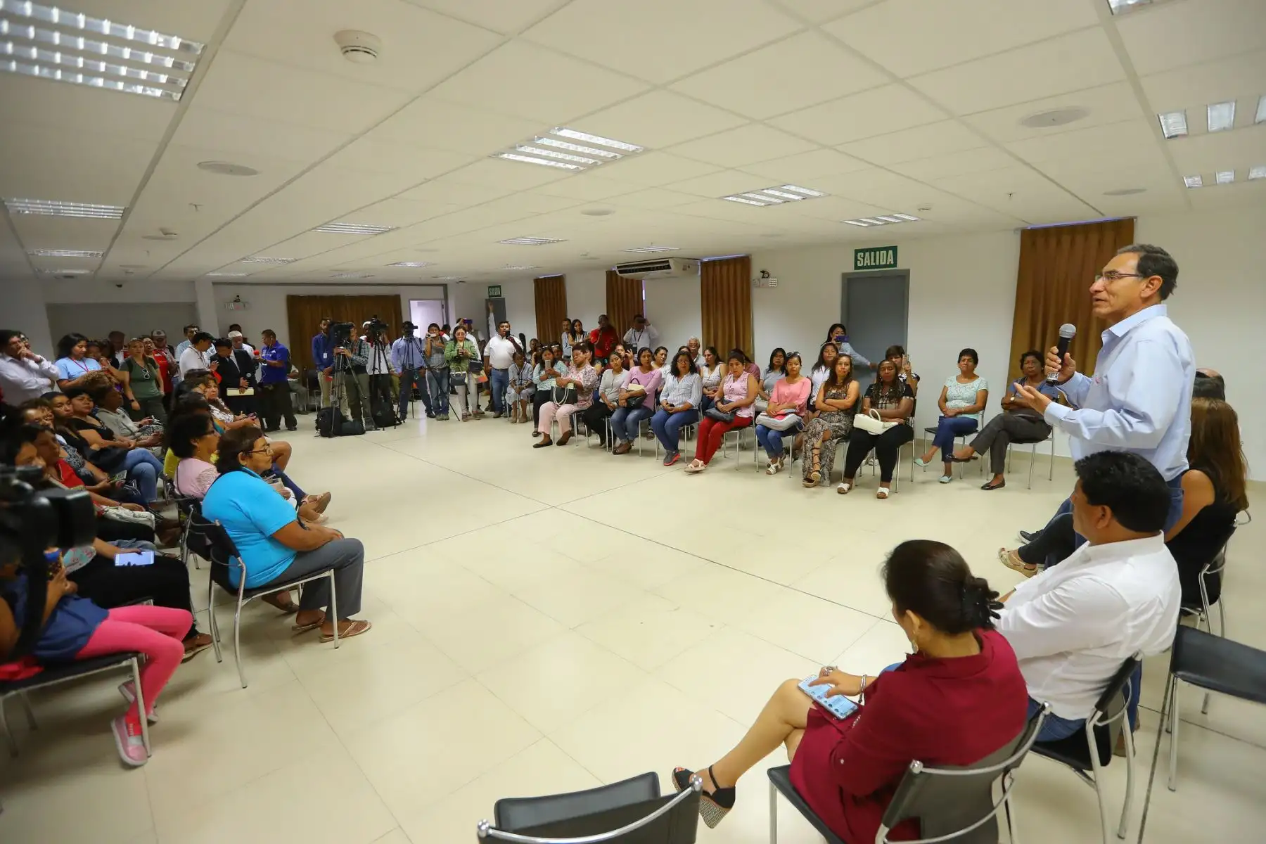 Mandatario sostiene encuentro con Mujeres Afrodescendientes de Ica. Foto: ANDINA/Prensa Presidencia