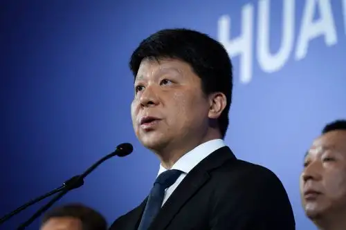 El presidente rotativo de Huawei, Guo Ping, habla durante una conferencia de prensa en Shenzhen, provincia china de Guangdong, el 7 de marzo de 2019. Foto: AFP