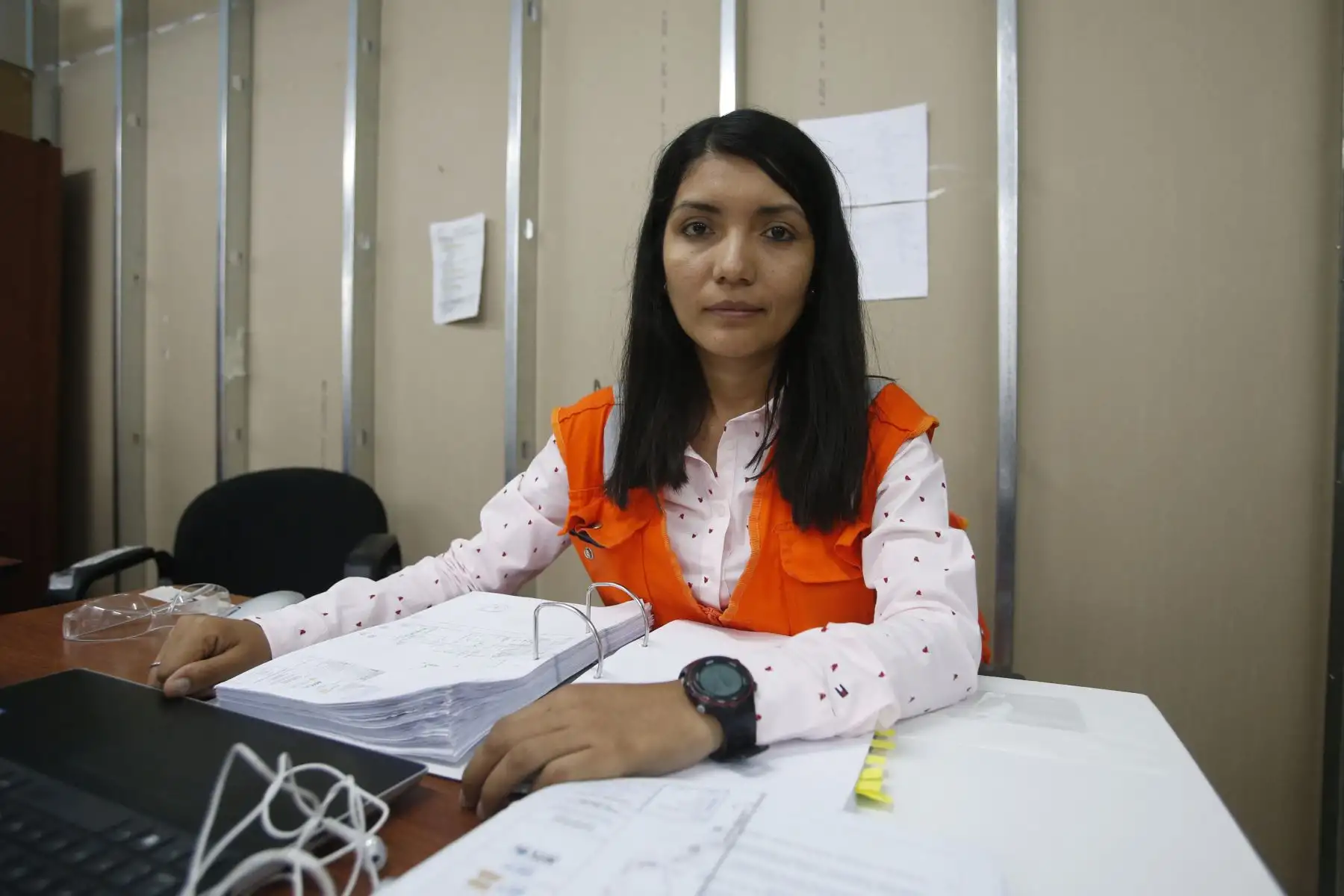 Panamericanos Lima 2019. Deportistas, ingenieras, arquitectas y obreras; mujeres todas, forman parte del Programa Lima 2019. La Ingeniera Civil, Carla Gamarra de 30 30 años de edad es la encargada del control de calidad en la sede del Polideportivo.  Foto: ANDINA/Nathalie Sayago
