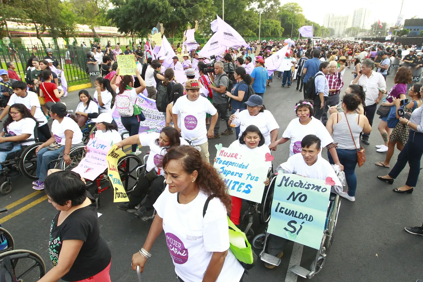 Marcha por el Día Internacional de la Mujer, bajo el lema “Todas x Justicia”, en el Centro de Lima. Foto: ANDINA/Eddy Ramos.