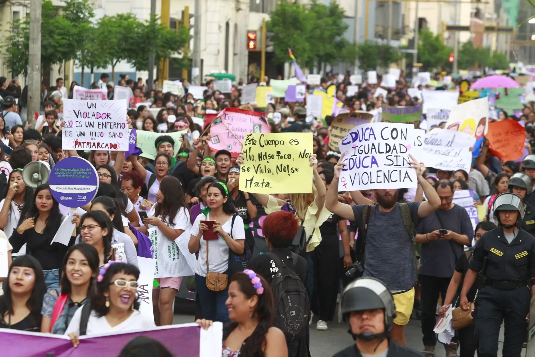 Marcha por el Día Internacional de la Mujer, bajo el lema “Todas x Justicia”, en el Centro de Lima. Foto: ANDINA/Eddy Ramos.
