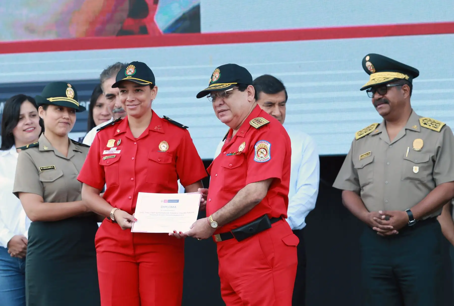 El ministro del Interior, Carlos Morán, presidio la ceremonia por el “Día de la mujer que realiza actividades de alto riesgo en favor de la población” Foto: ANDINA/Norman Córdova